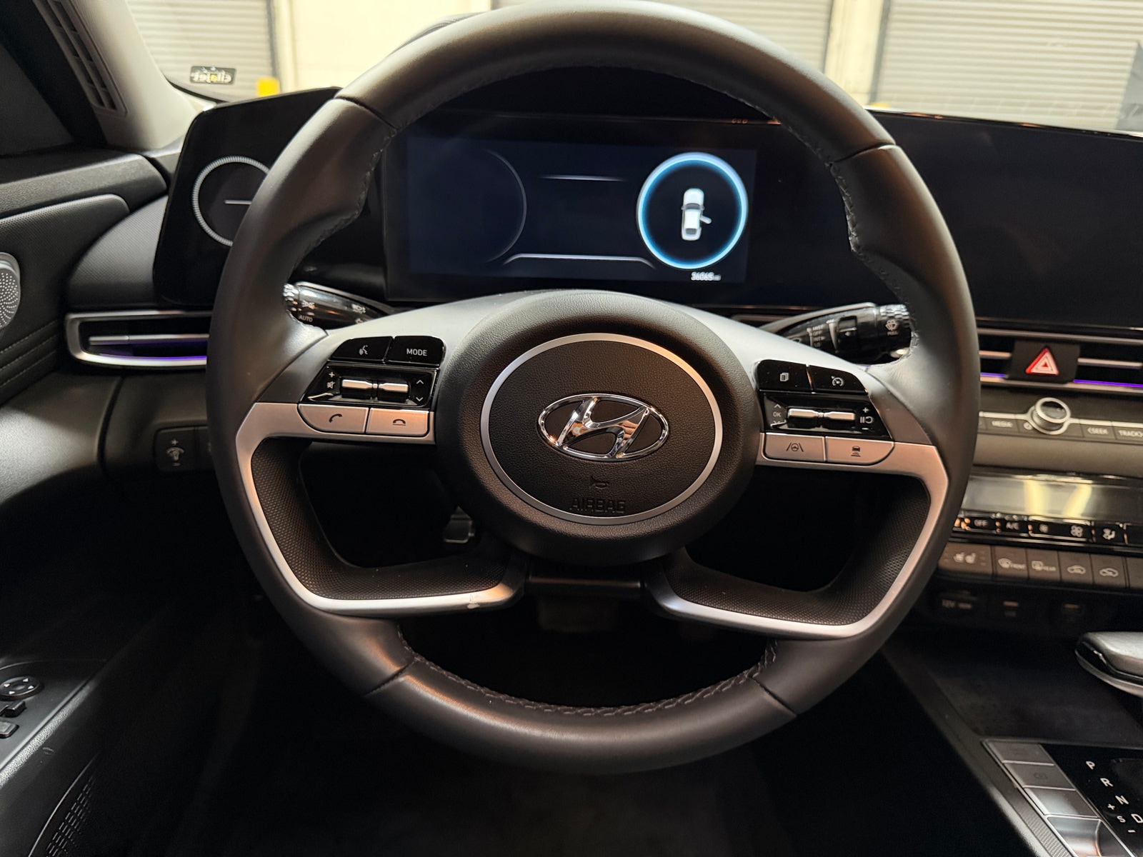 Thumbnail: 2023 Hyundai Elantra - 4