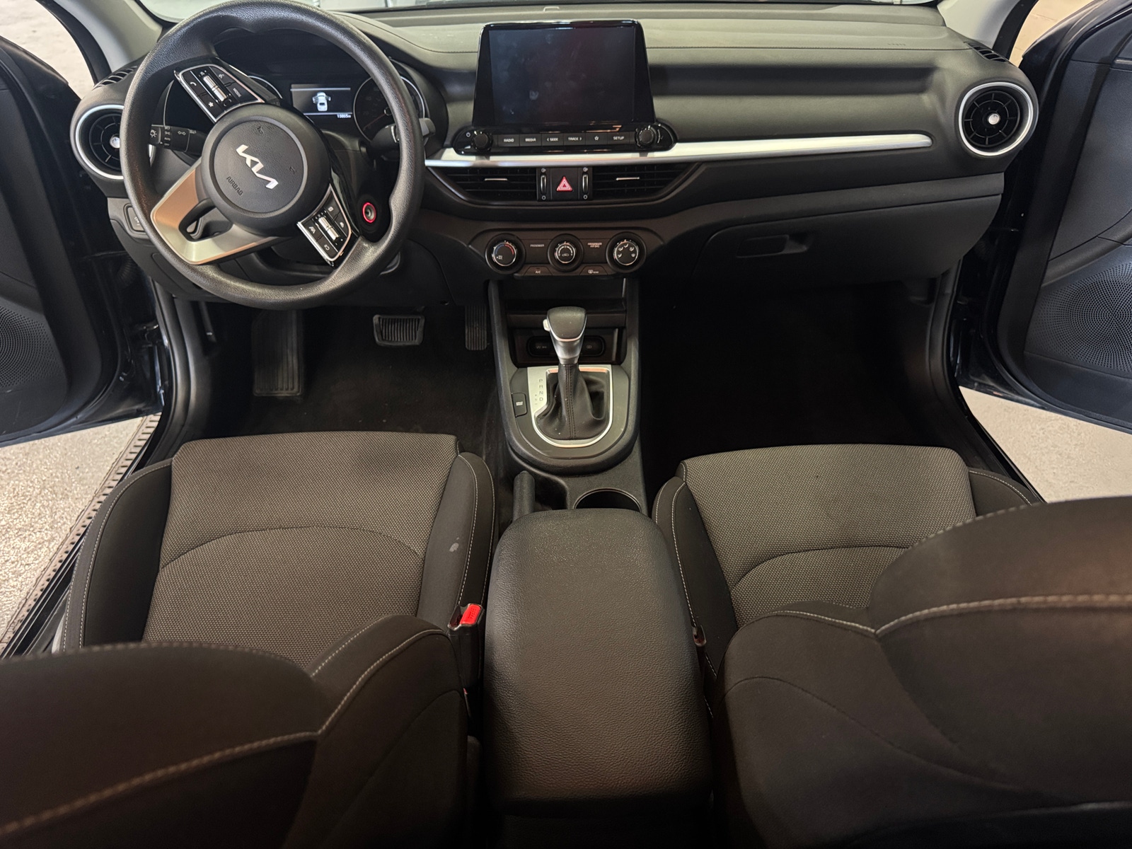 Thumbnail: 2024 Kia Forte - 3