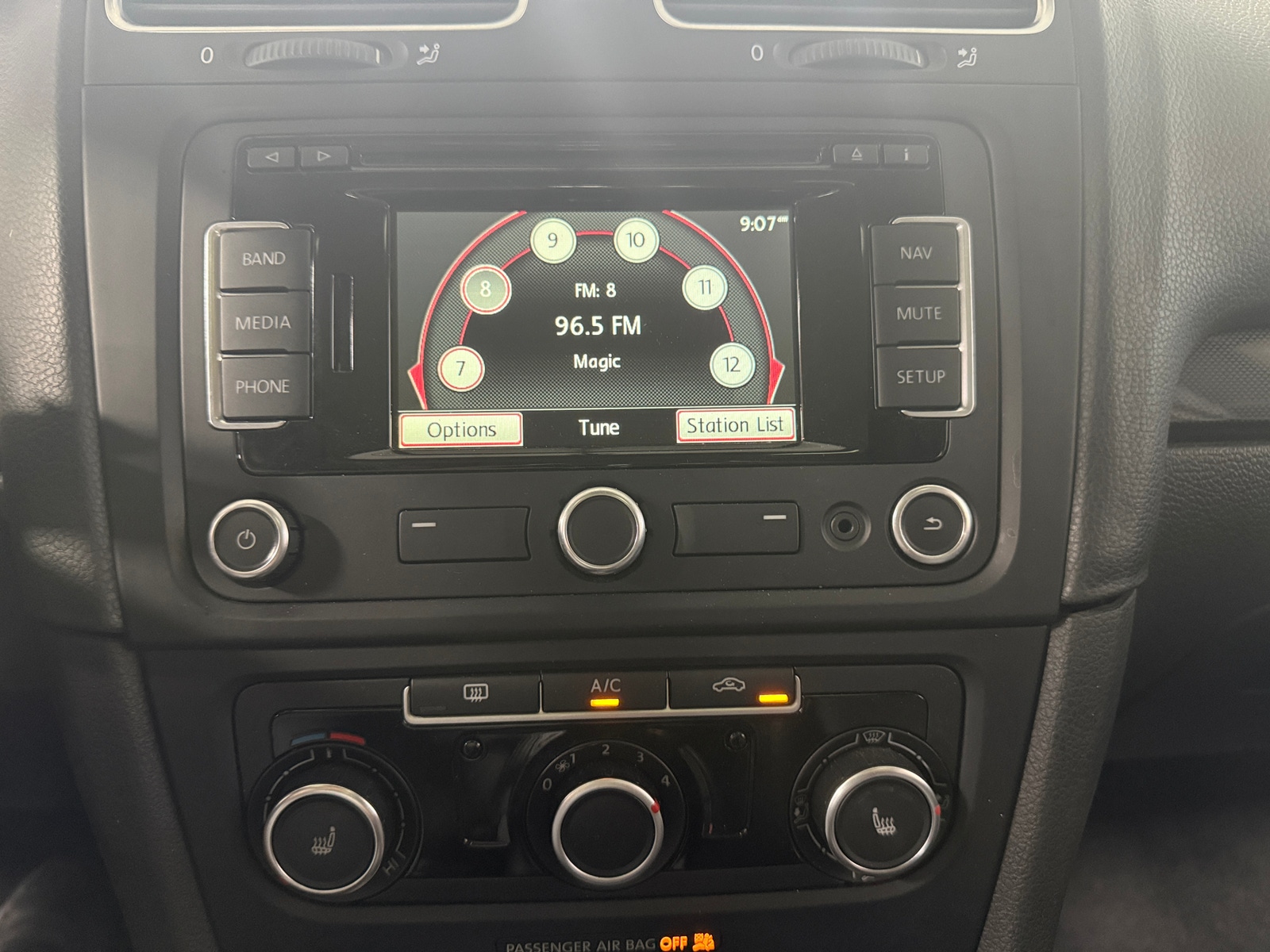 Thumbnail: 2014 Volkswagen Jetta - 4
