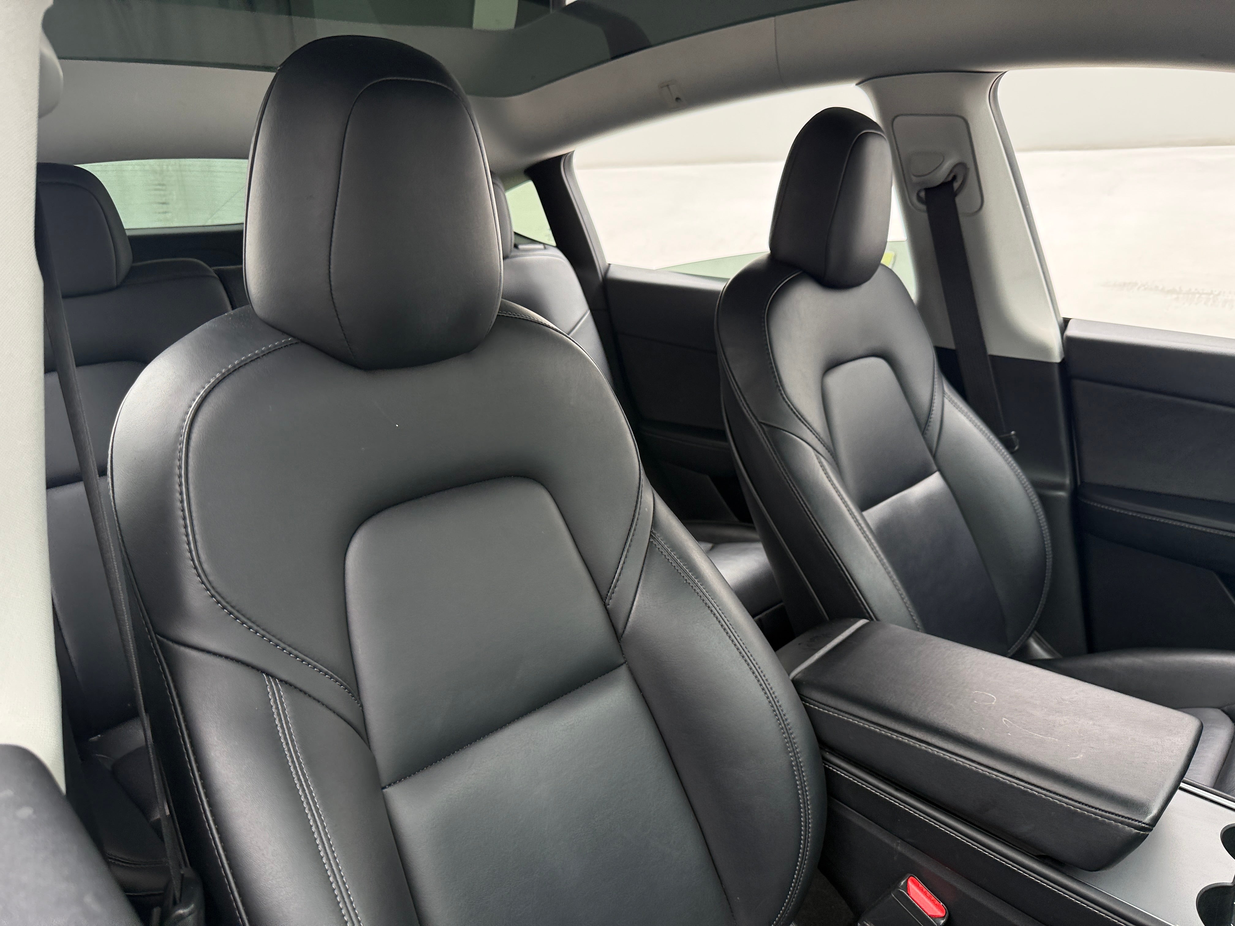 Used 2021 Tesla Model Y Long Range with VIN 5YJYGAEE0MF191595 for sale in Auburn, WA