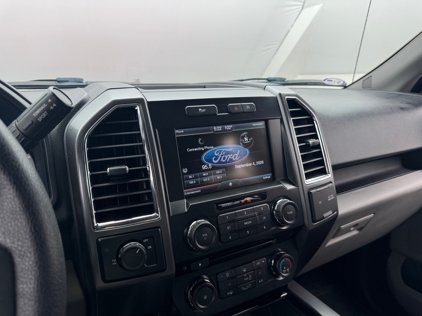 Thumbnail: 2015 Ford Econoline - 4