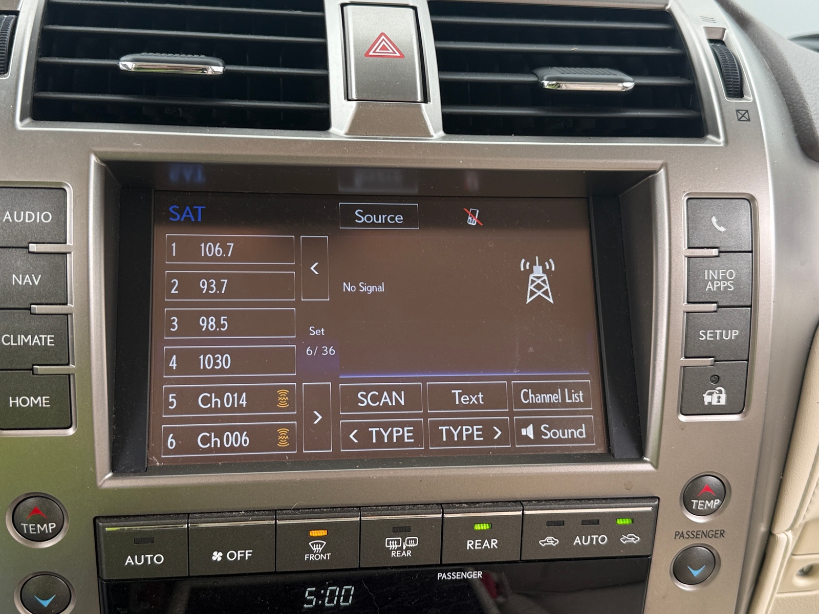 Thumbnail: 2019 Lexus GX - 3