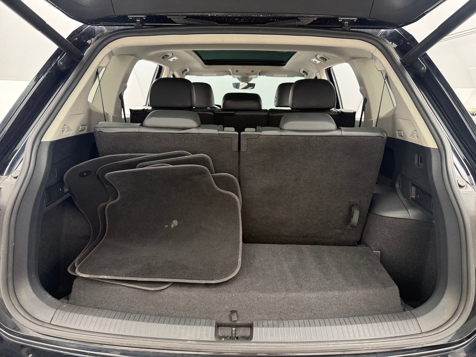Thumbnail: 2019 Volkswagen Tiguan - 7