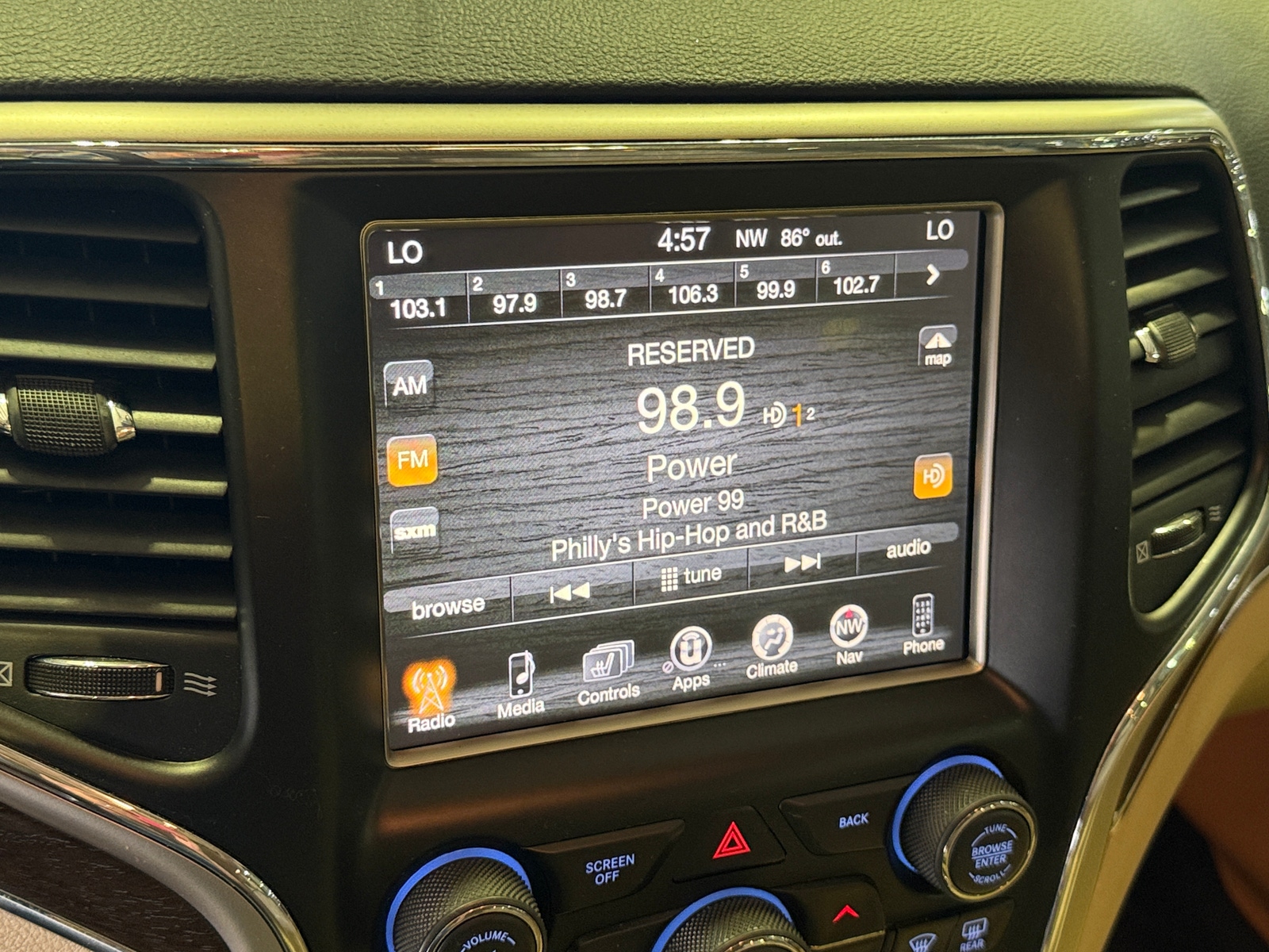 Thumbnail: 2015 Jeep Grand Cherokee - 3