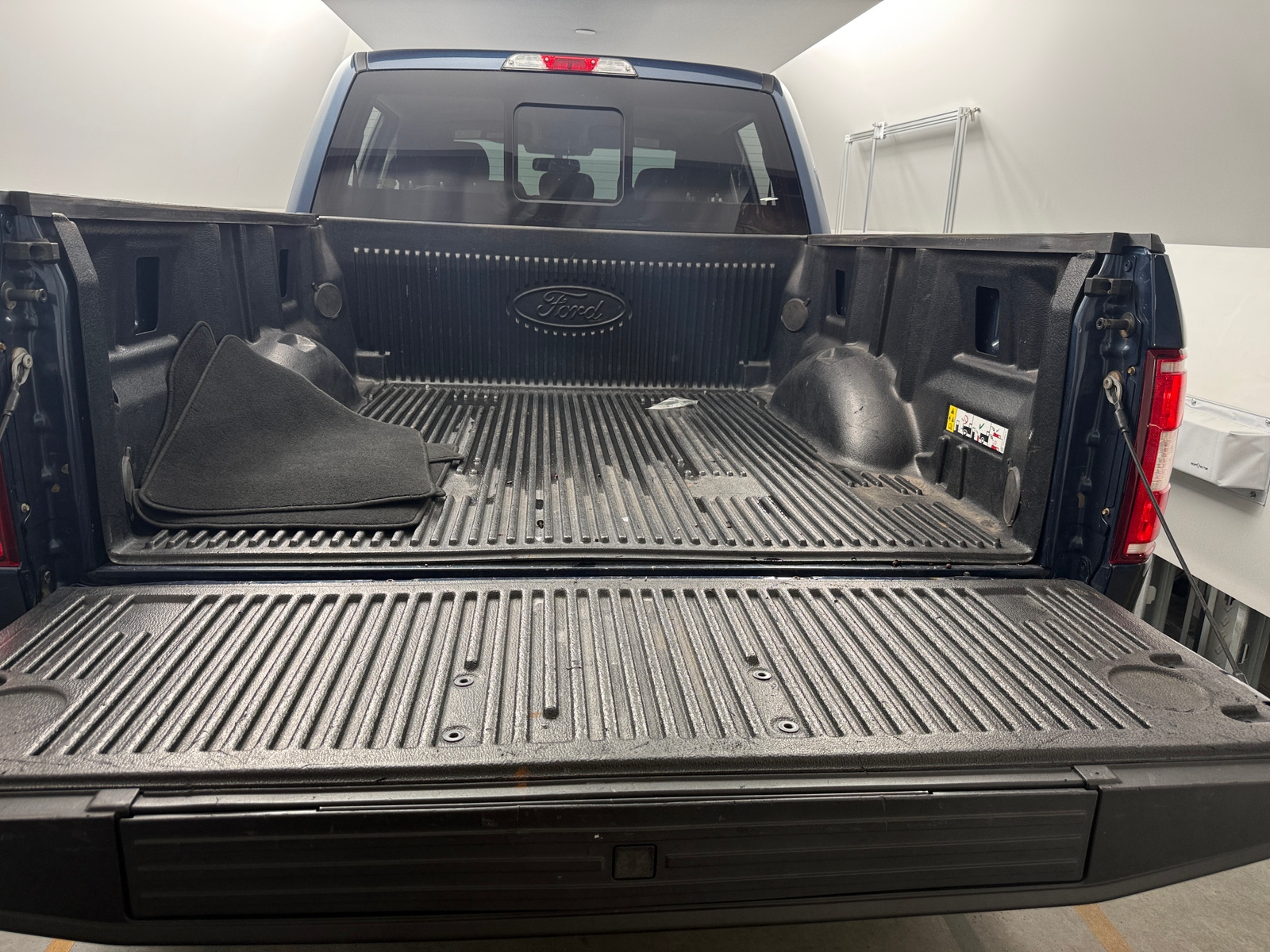 Thumbnail: 2019 Ford Econoline - 7