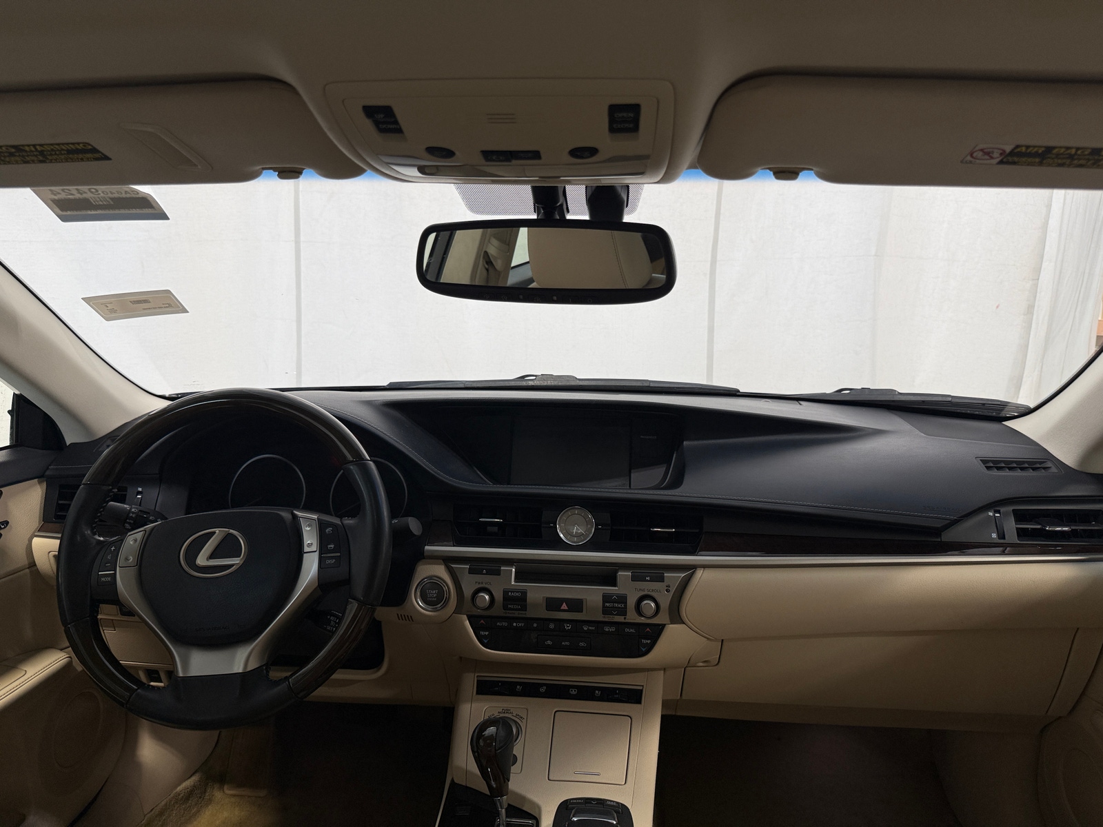Thumbnail: 2014 Lexus ES - 3