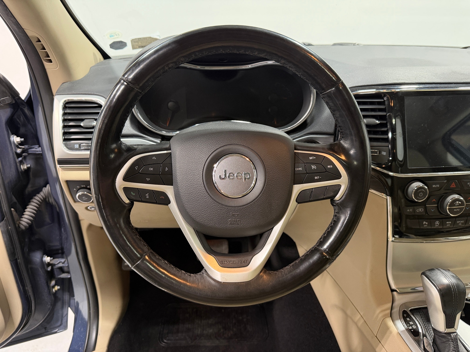 Thumbnail: 2020 Jeep Grand Cherokee - 4