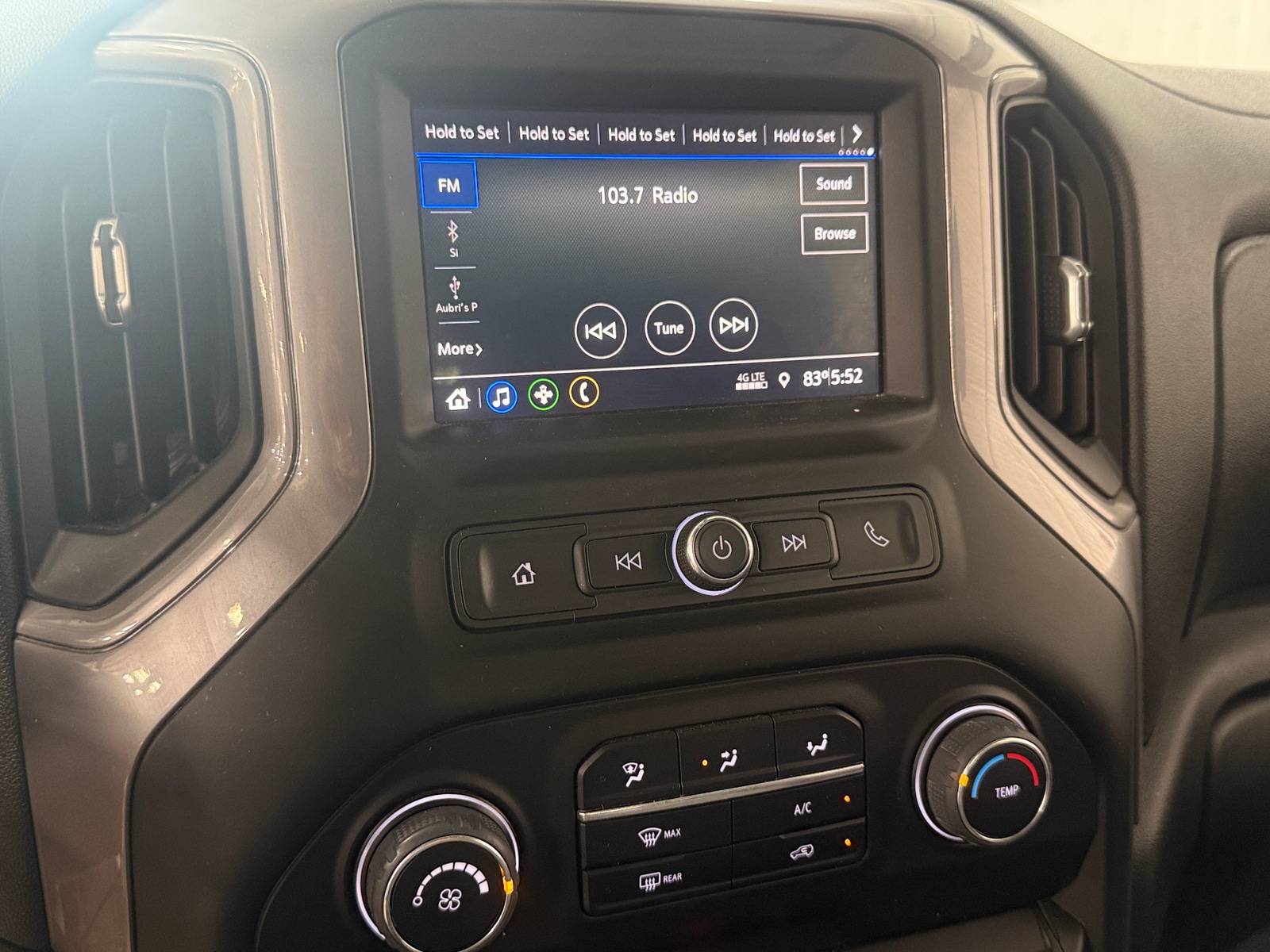 Thumbnail: 2021 Chevrolet Silverado 1500 - 4