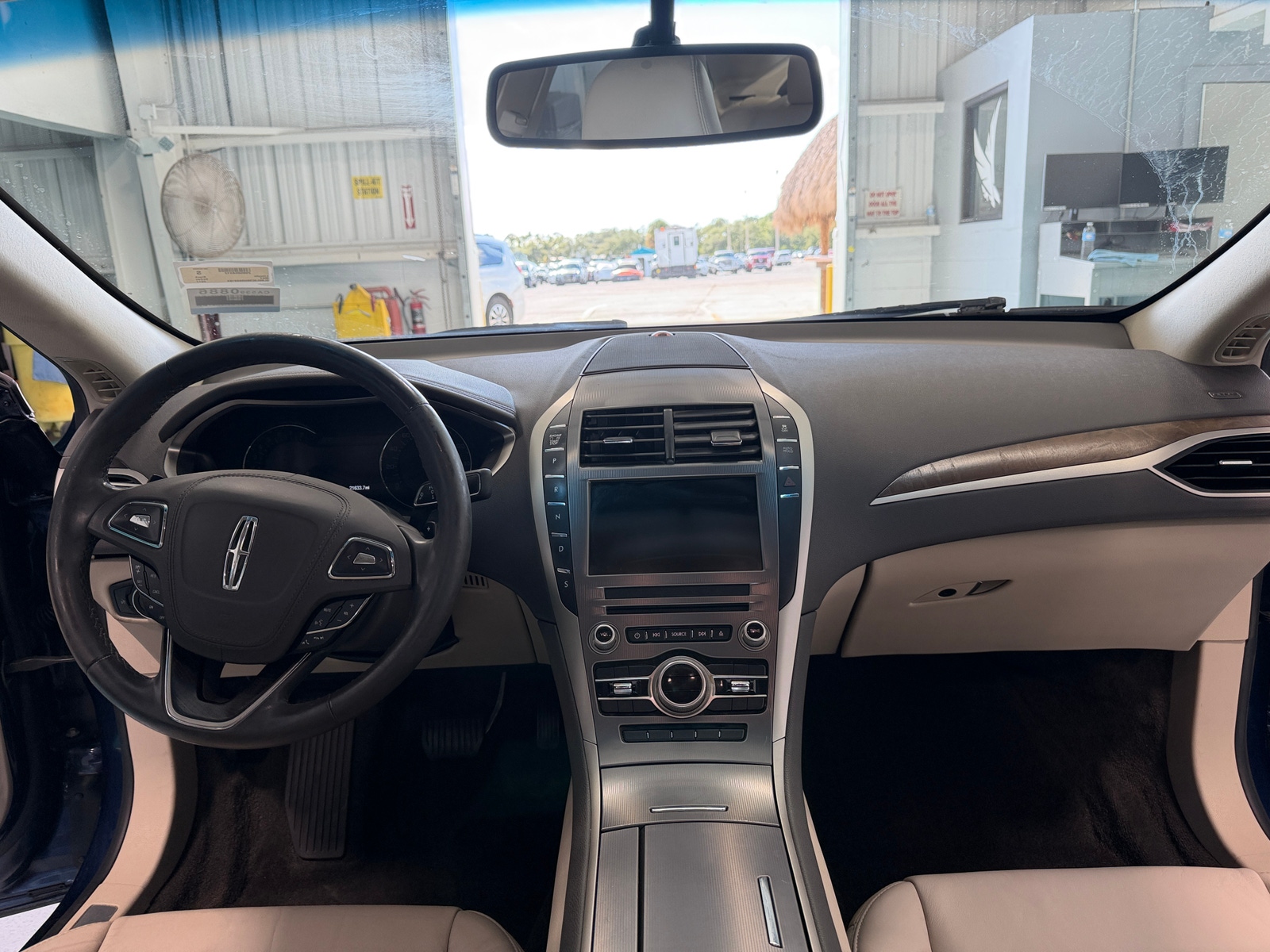 Thumbnail: 2017 Lincoln MKZ - 2