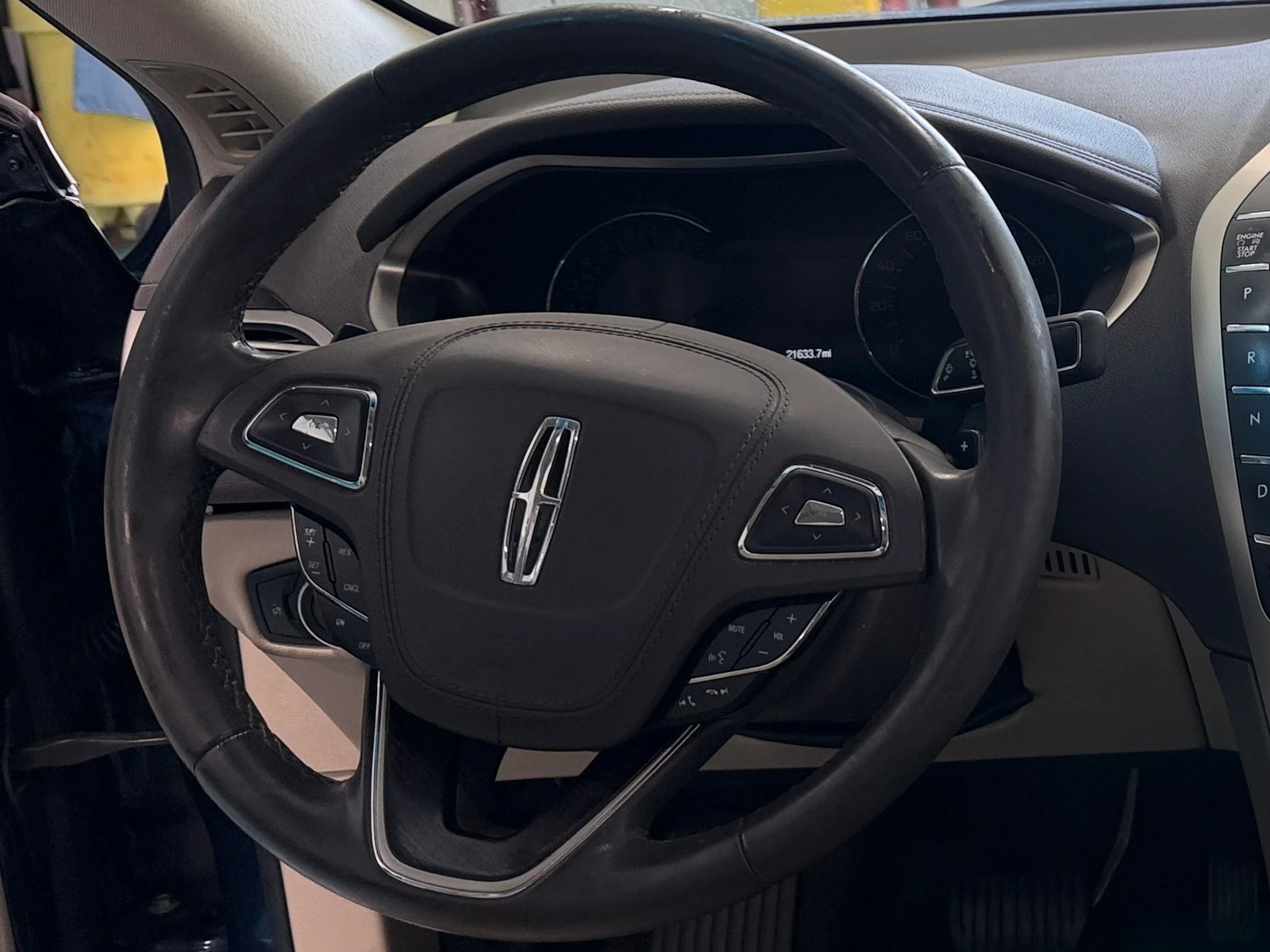 Thumbnail: 2017 Lincoln MKZ - 4