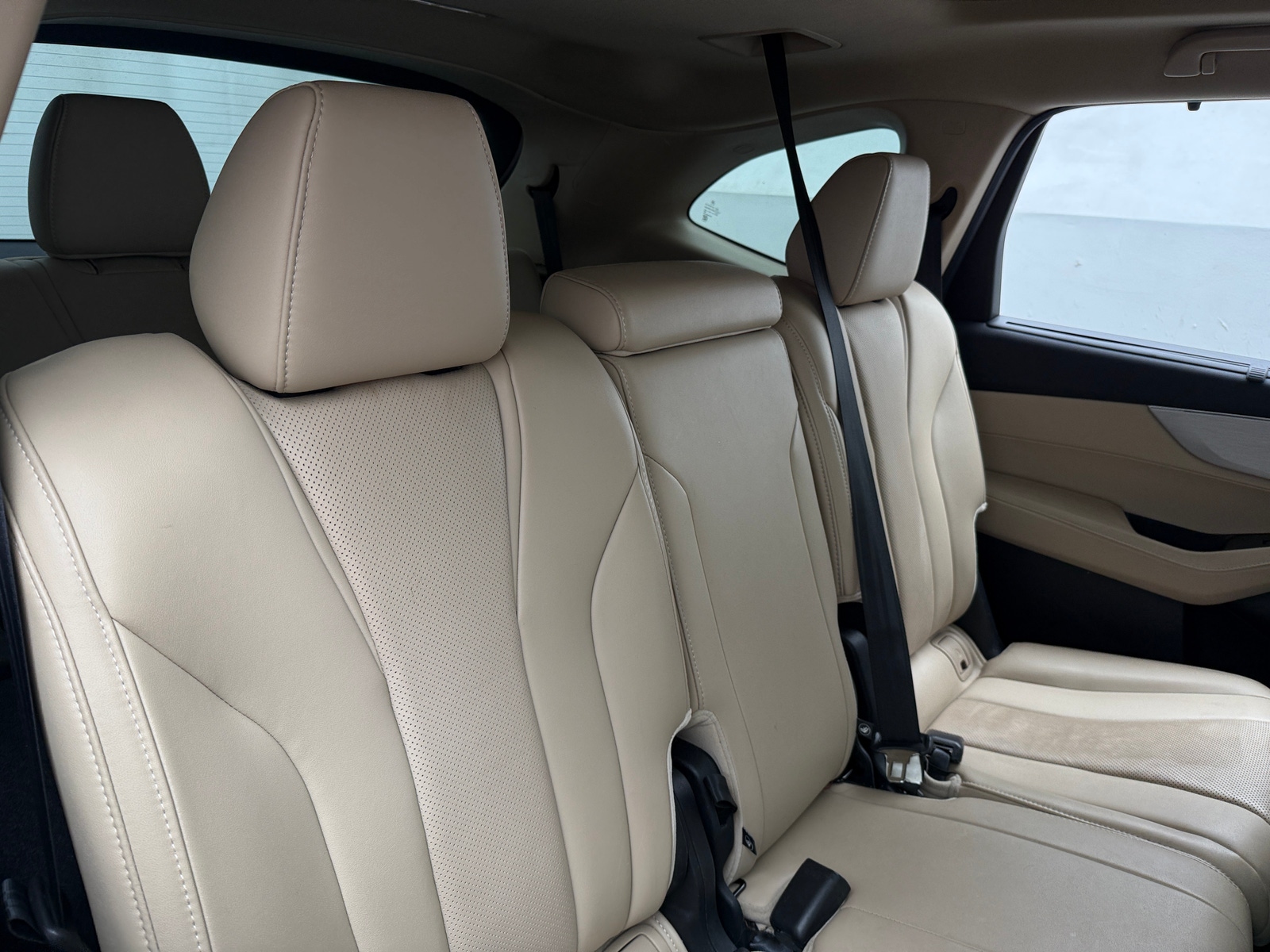 Thumbnail: 2023 Acura MDX - 5