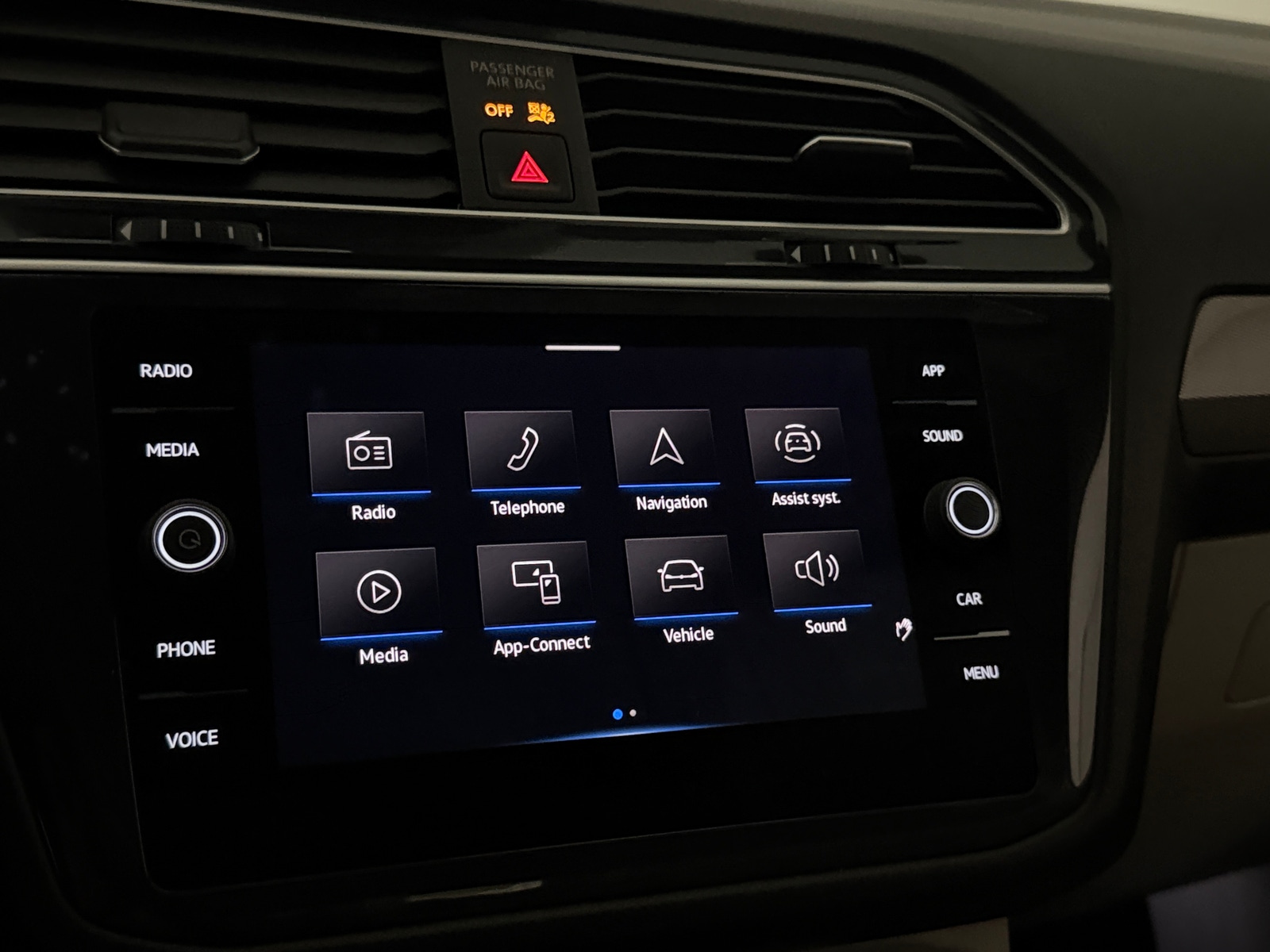 Thumbnail: 2024 Volkswagen Tiguan - 4