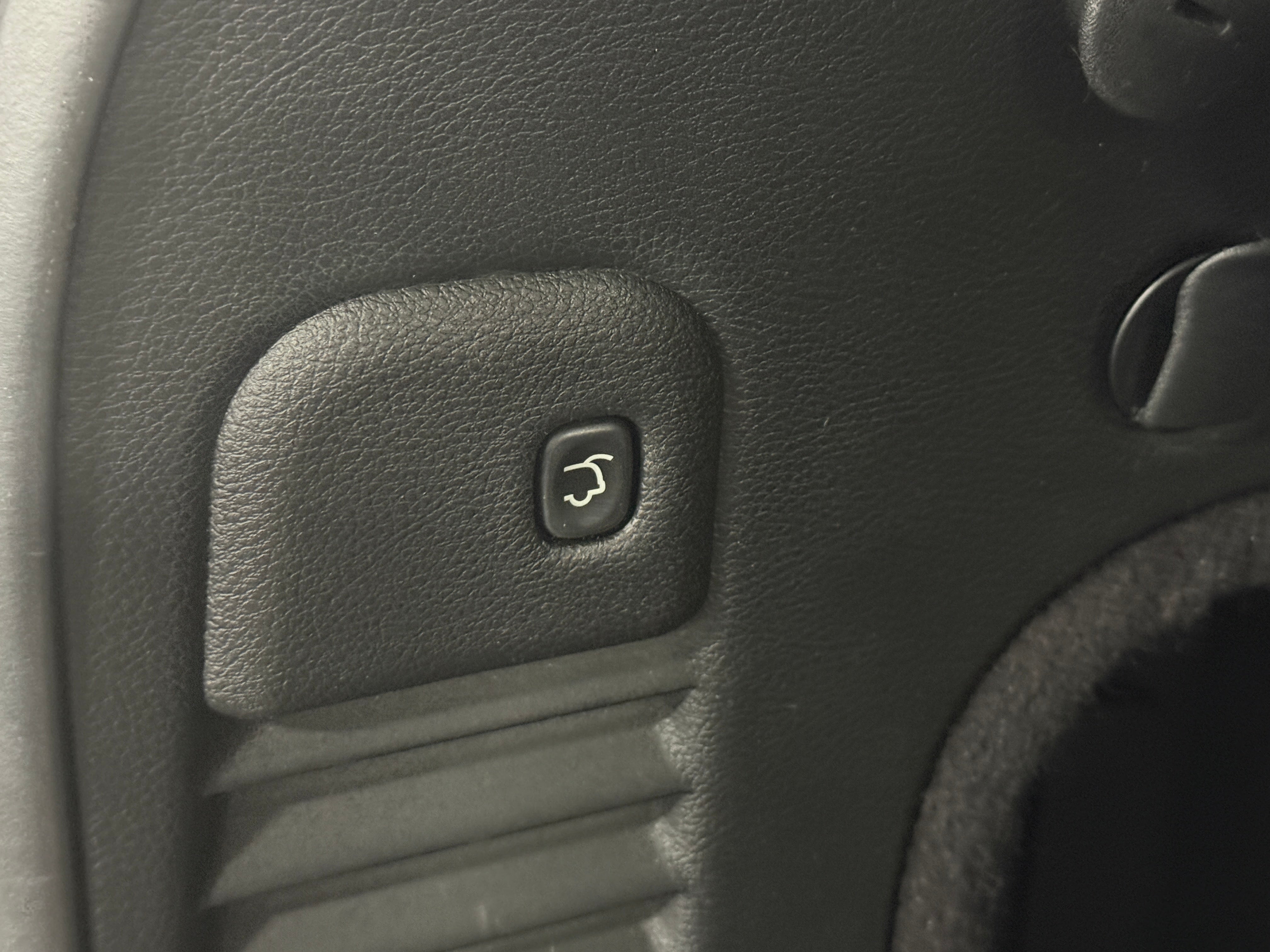 Used 2015 Jeep Grand Cherokee Limited with VIN 1C4RJEBG4FC635032 for sale in Pewaukee, WI