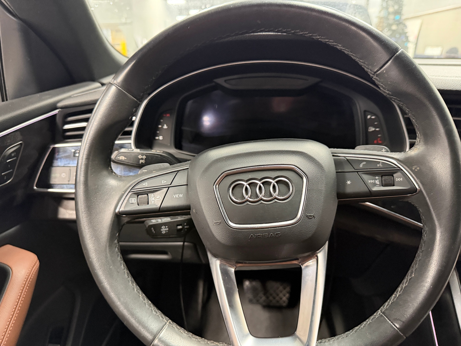 Thumbnail: 2023 Audi Q8 - 5
