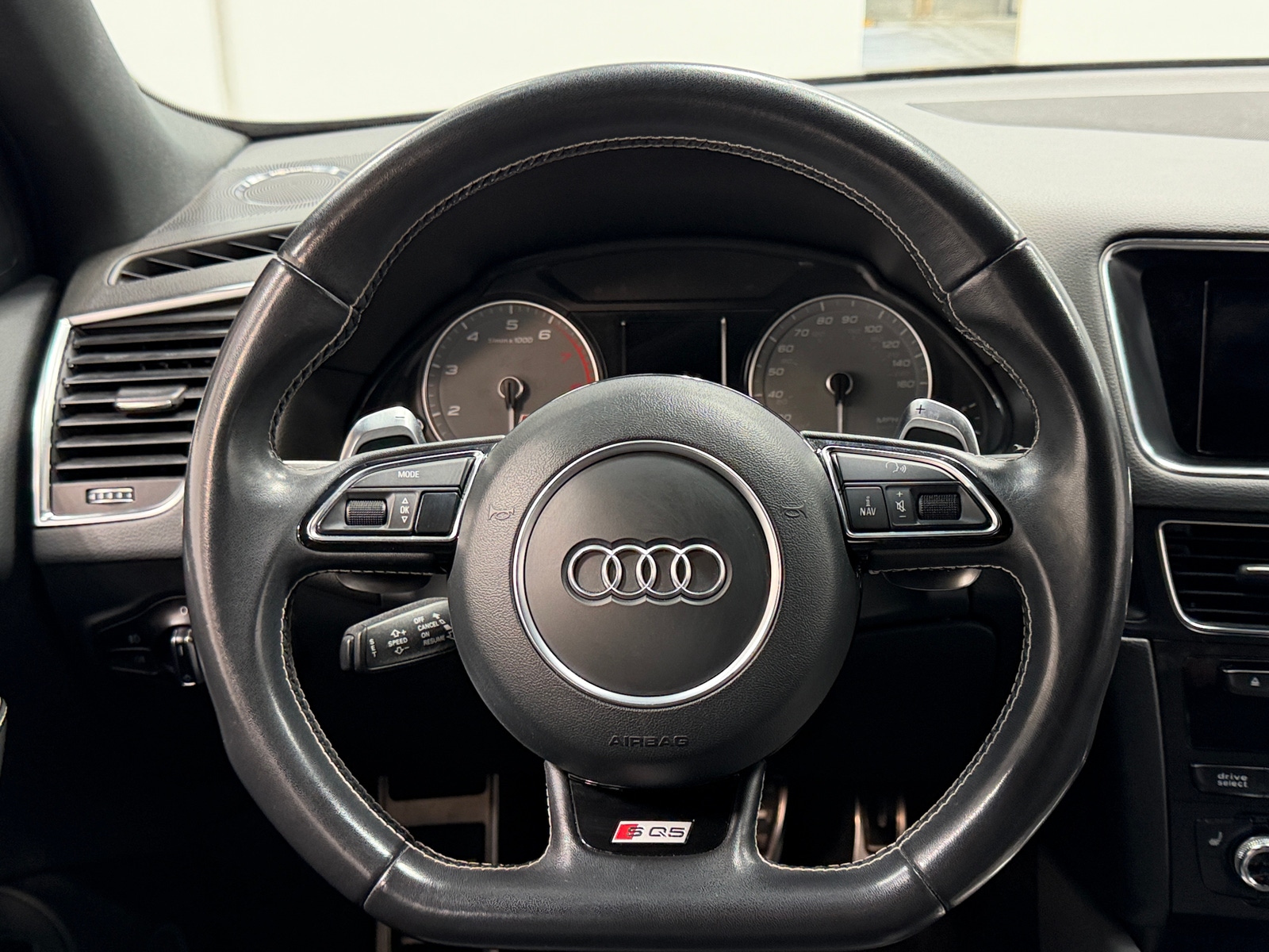Thumbnail: 2014 Audi SQ5 - 4