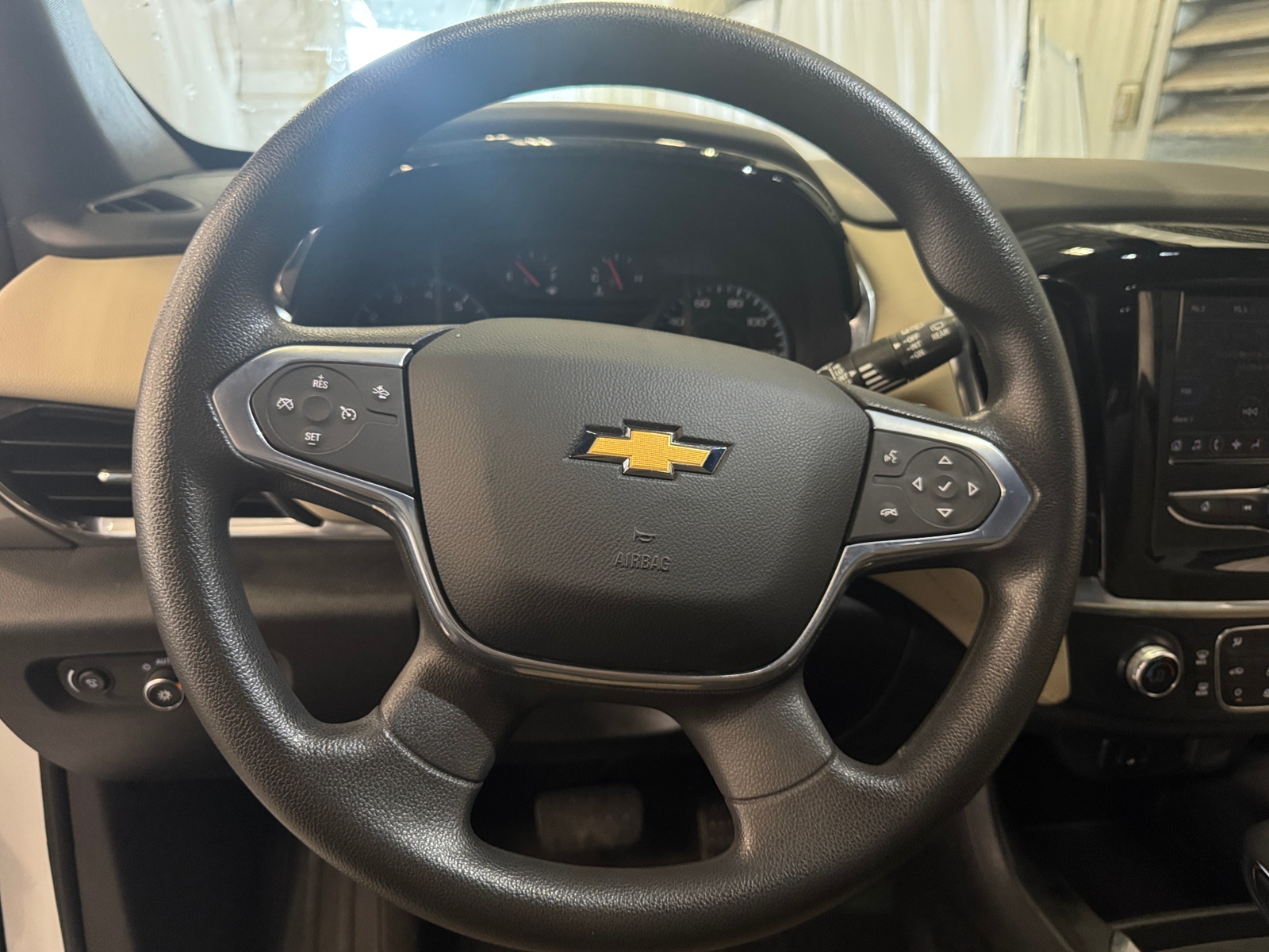 Thumbnail: 2022 Chevrolet Traverse - 5