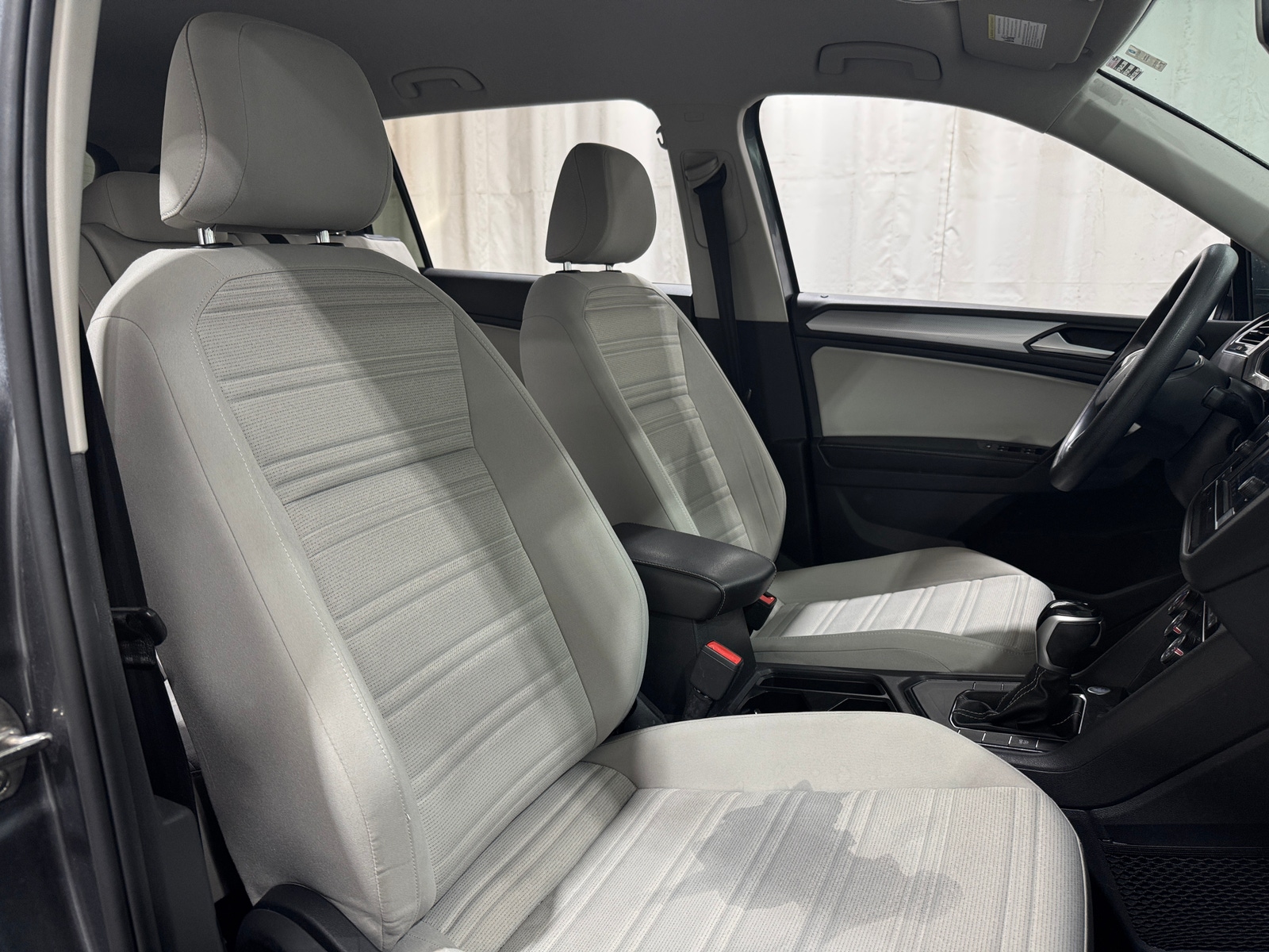 Thumbnail: 2022 Volkswagen Tiguan - 2