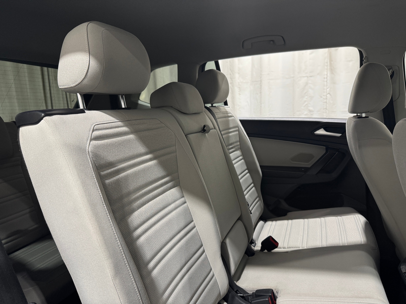 Thumbnail: 2022 Volkswagen Tiguan - 6