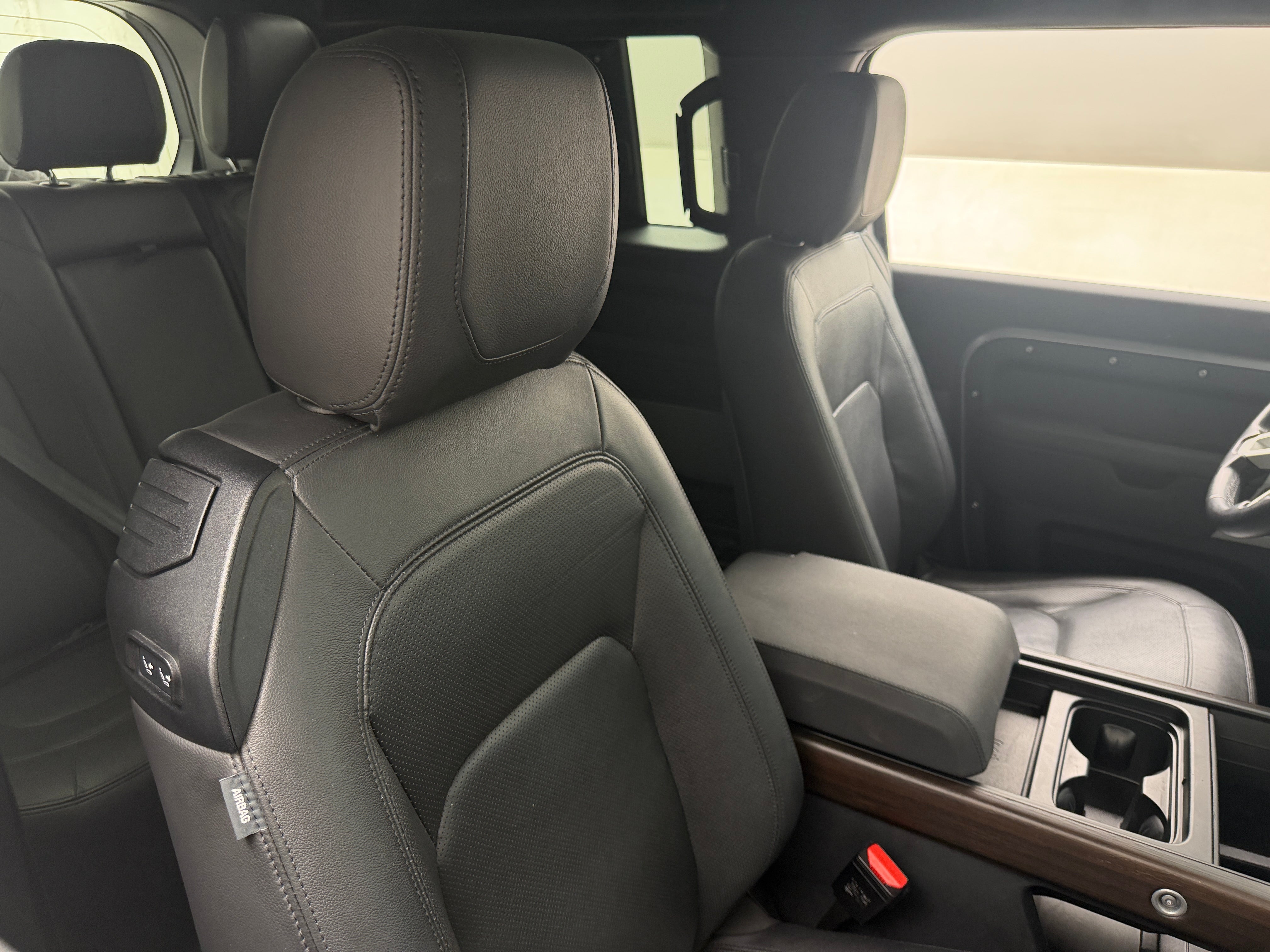 2023 Land Rover Defender