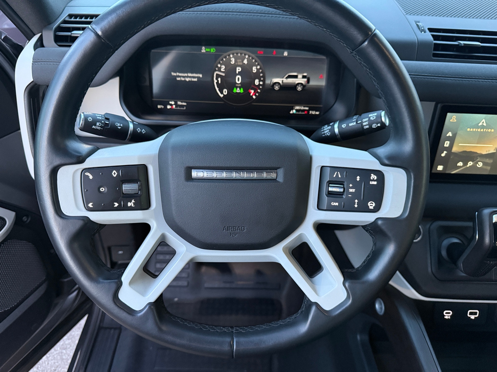 Thumbnail: 2023 Land Rover Defender - 4