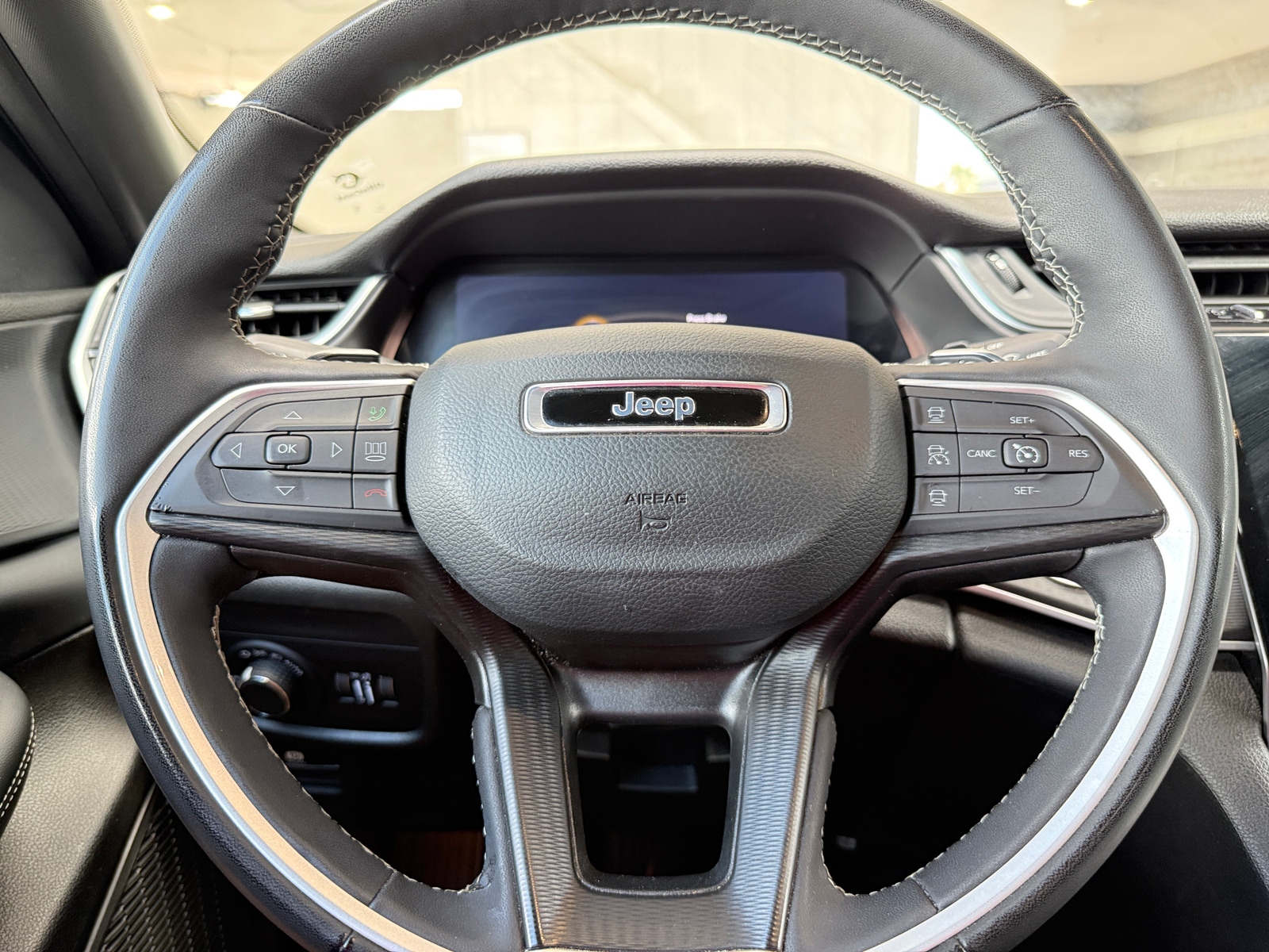 Thumbnail: 2024 Jeep Grand Cherokee - 5