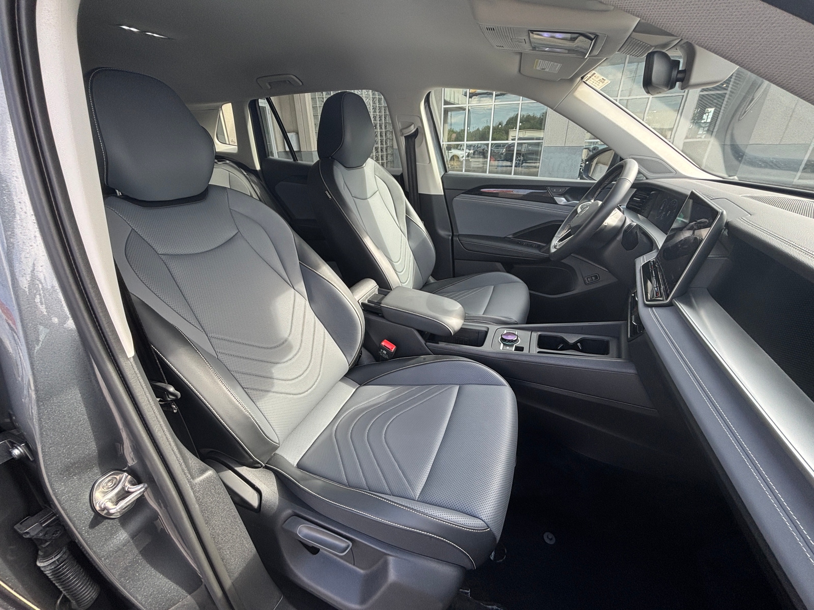Thumbnail: 2026 Volkswagen Tiguan - 2