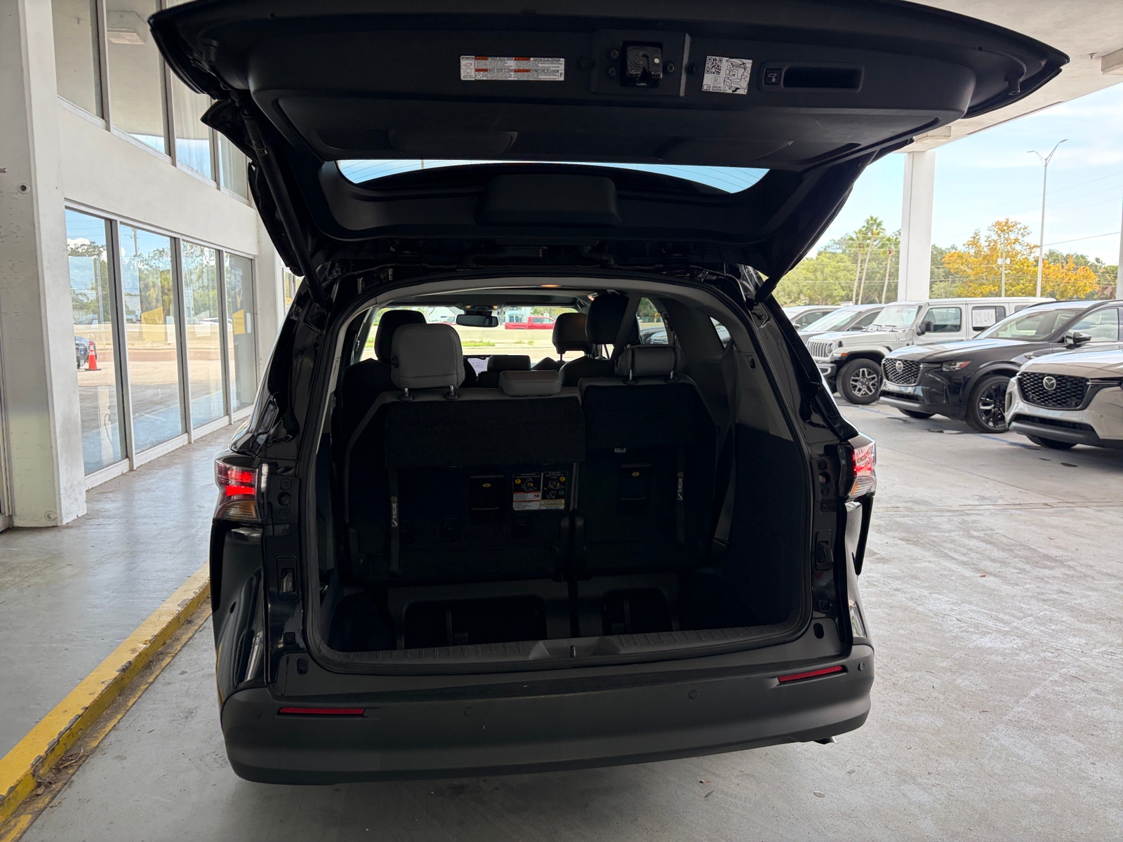 Thumbnail: 2024 Toyota Sienna - 6