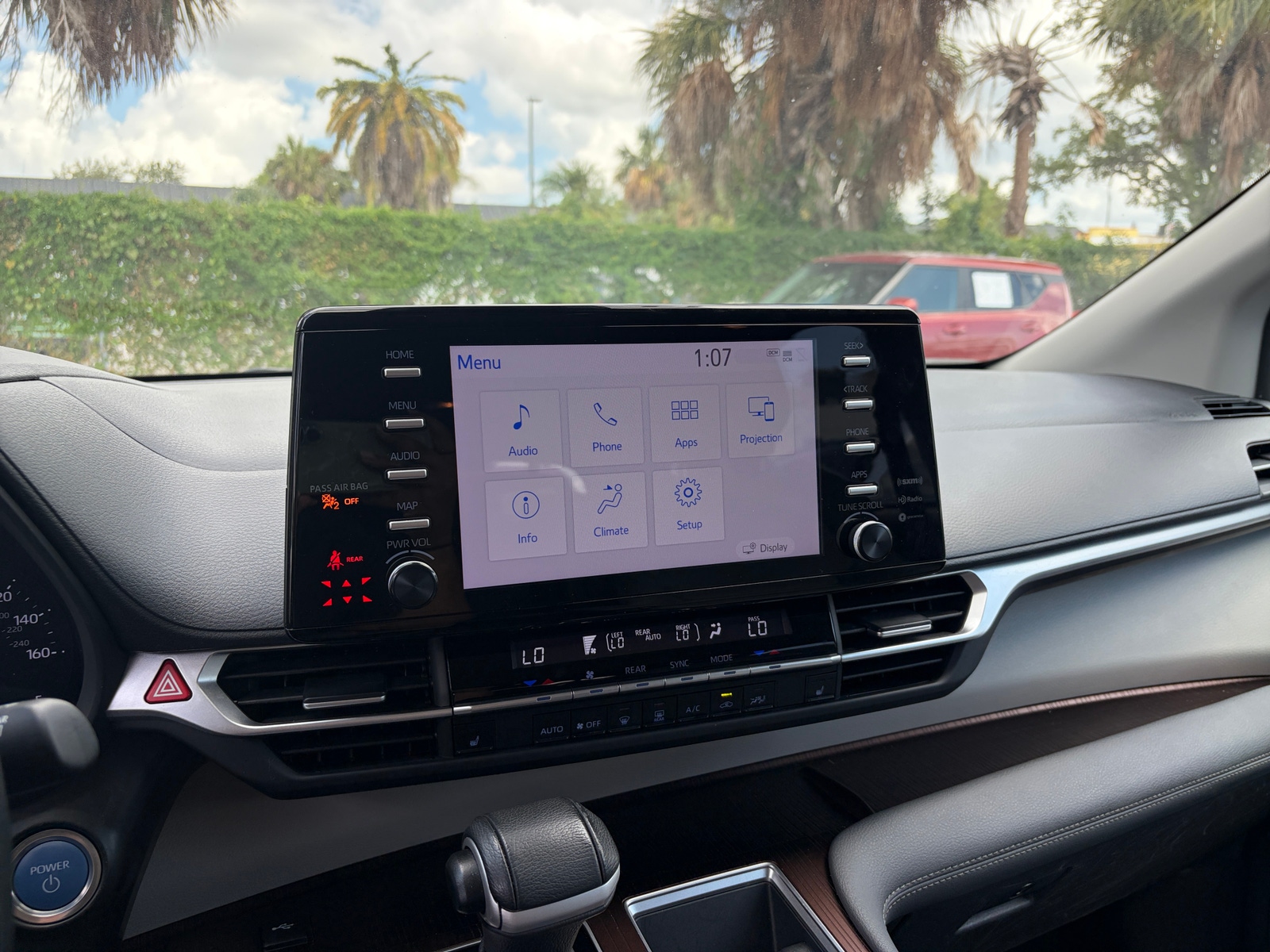 Thumbnail: 2024 Toyota Sienna - 4