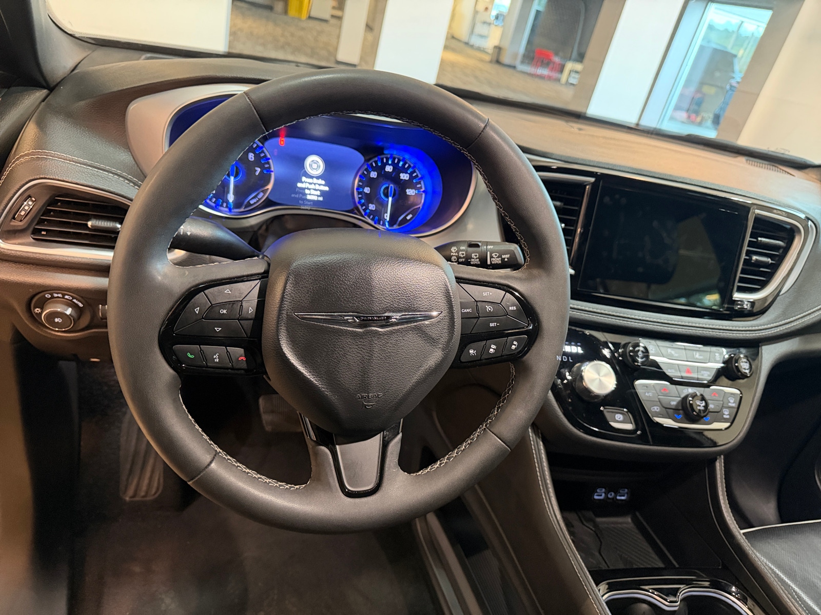 Thumbnail: 2025 Chrysler Pacifica - 5
