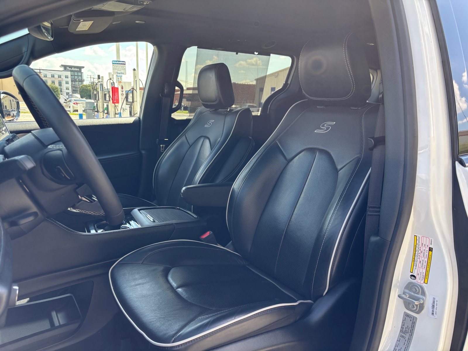 Thumbnail: 2025 Chrysler Pacifica - 2