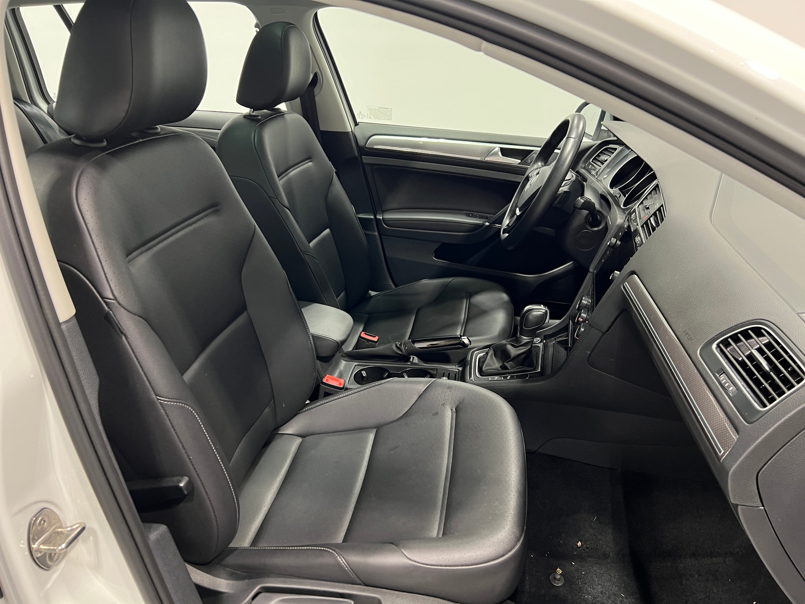 Thumbnail: 2019 Volkswagen Golf - 2