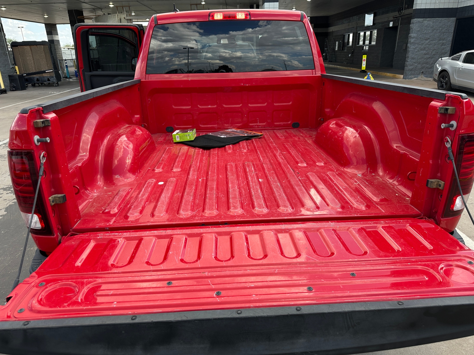 Thumbnail: 2021 RAM 1500 Classic - 7