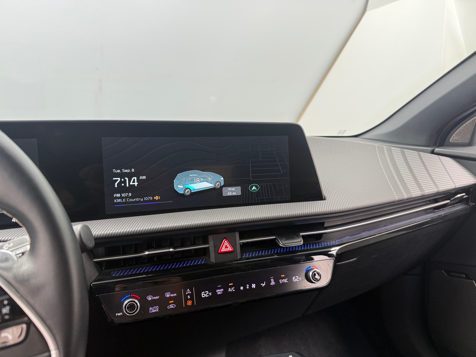 Thumbnail: 2022 Kia EV6 - 3