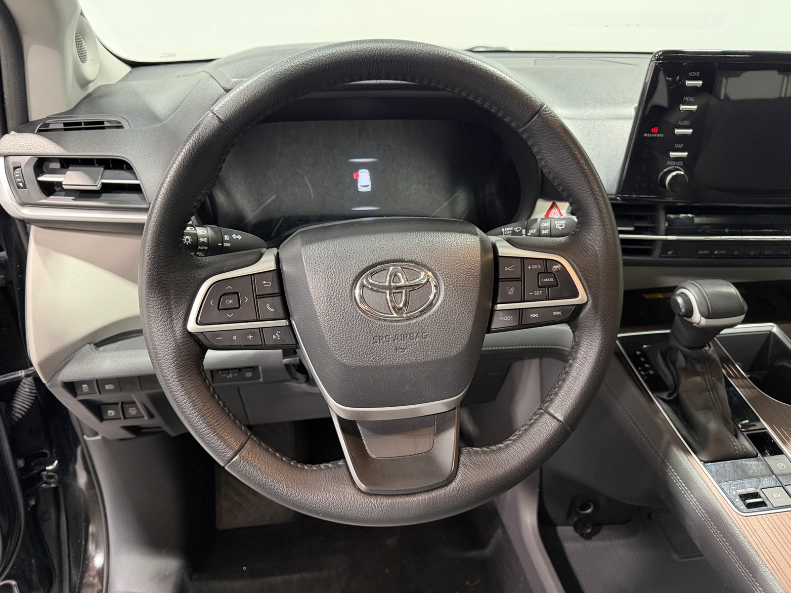 Thumbnail: 2021 Toyota Sienna - 4