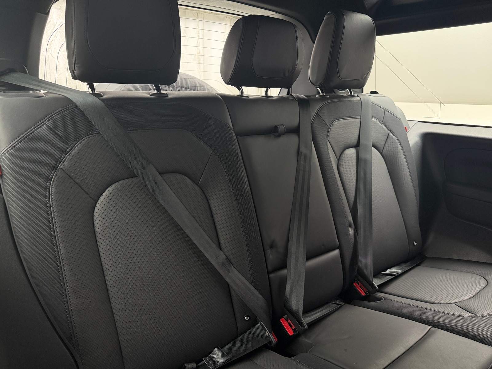 Thumbnail: 2024 Land Rover Defender - 6