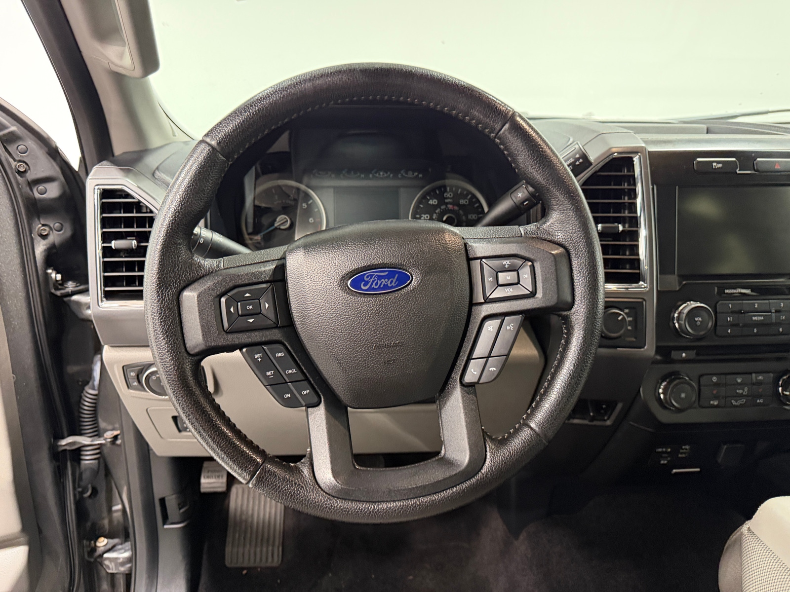 Thumbnail: 2015 Ford Econoline - 5