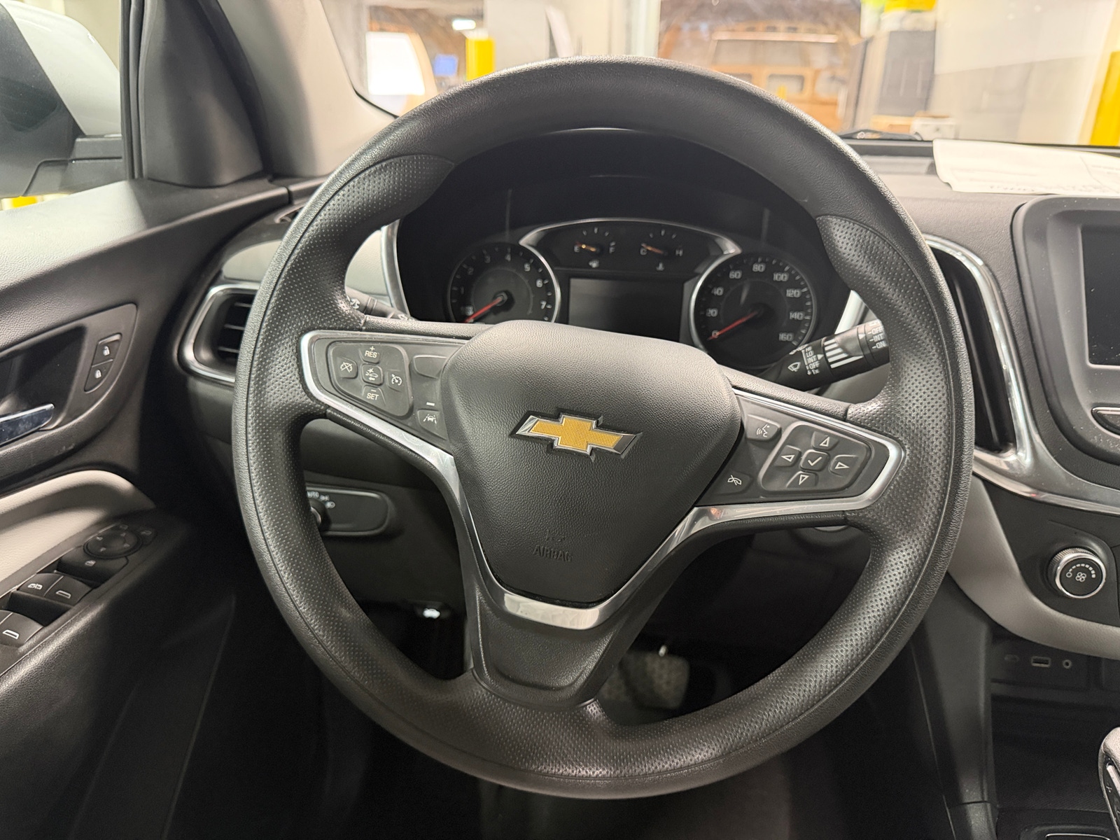 Thumbnail: 2022 Chevrolet Equinox - 5