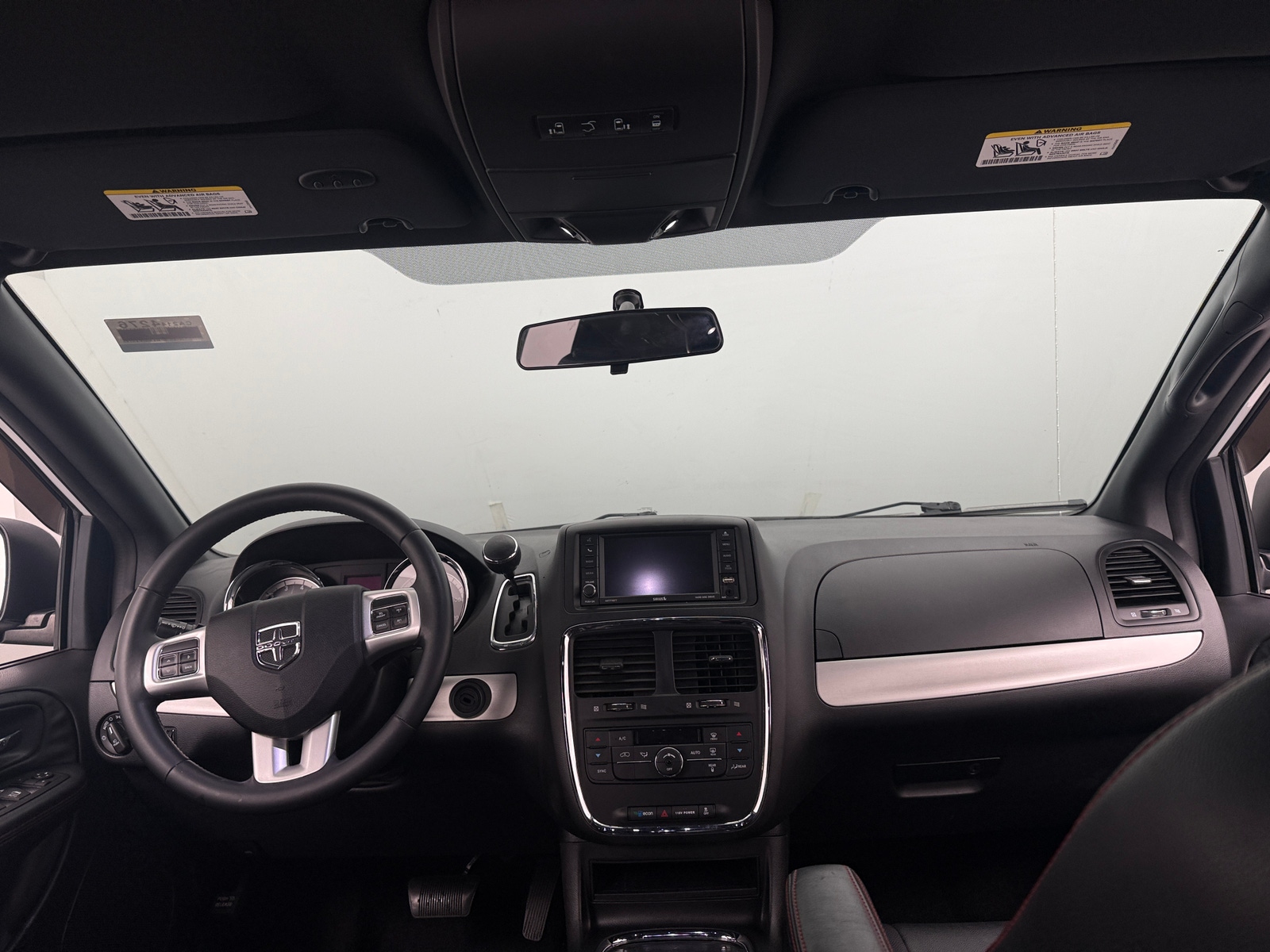 Thumbnail: 2016 Dodge Grand Caravan - 2