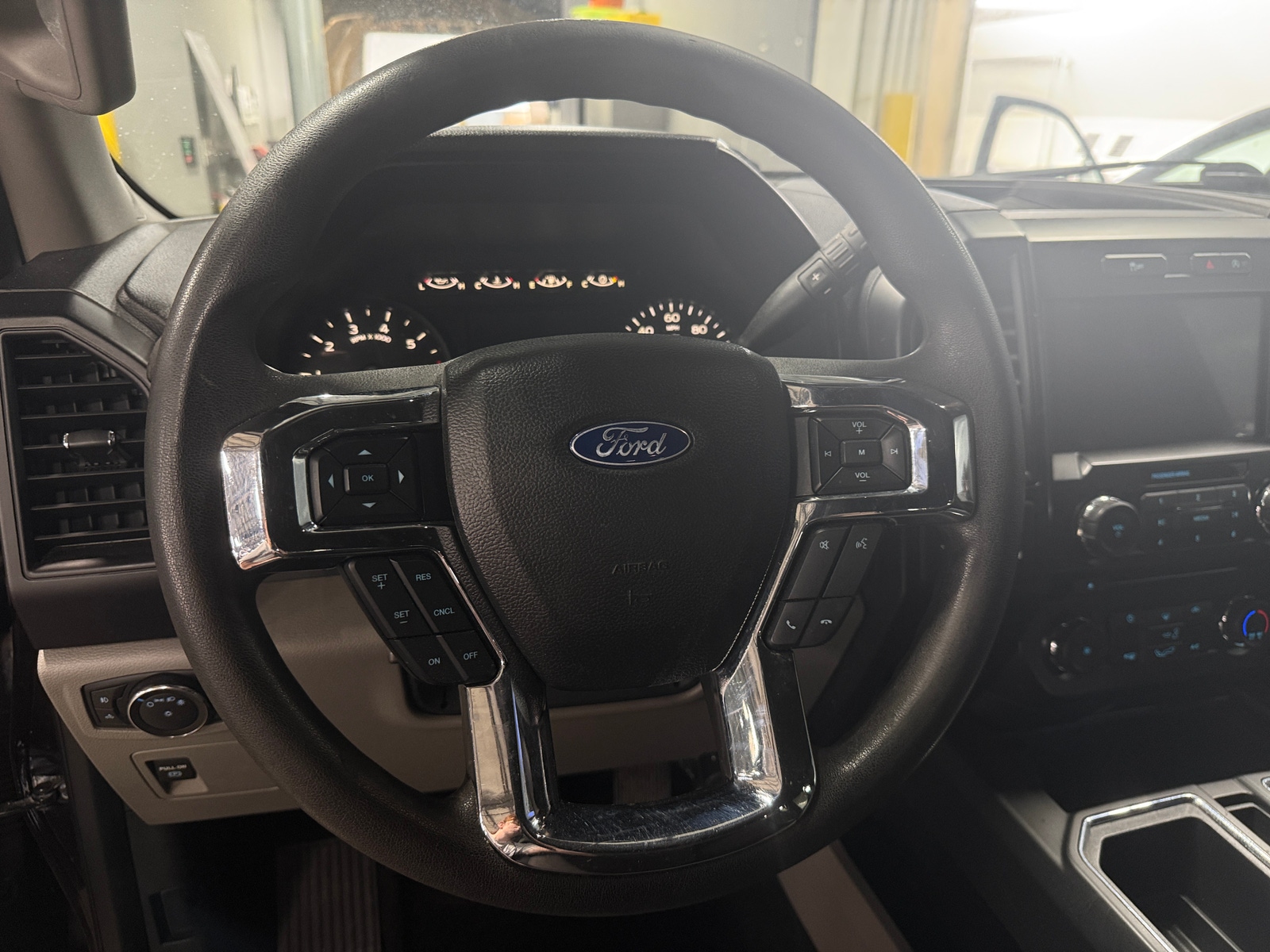 Thumbnail: 2018 Ford Econoline - 5