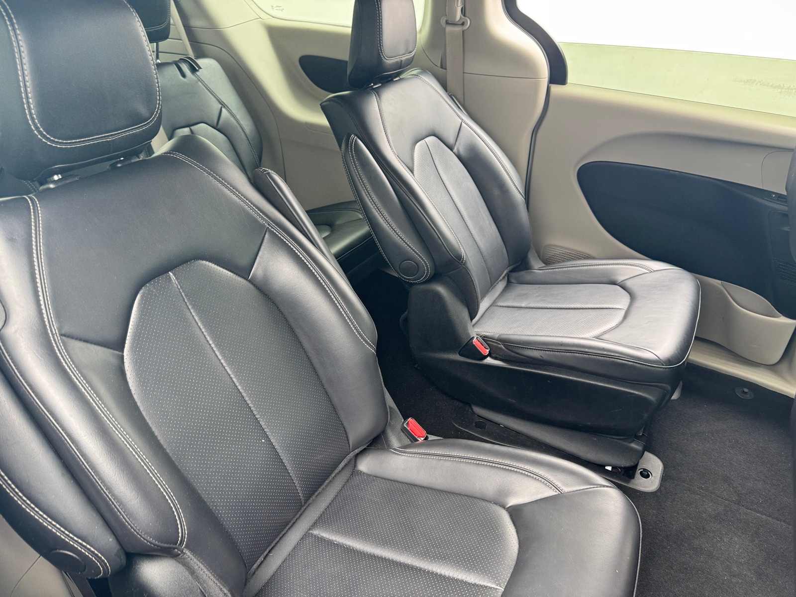 Thumbnail: 2023 Chrysler Pacifica - 5