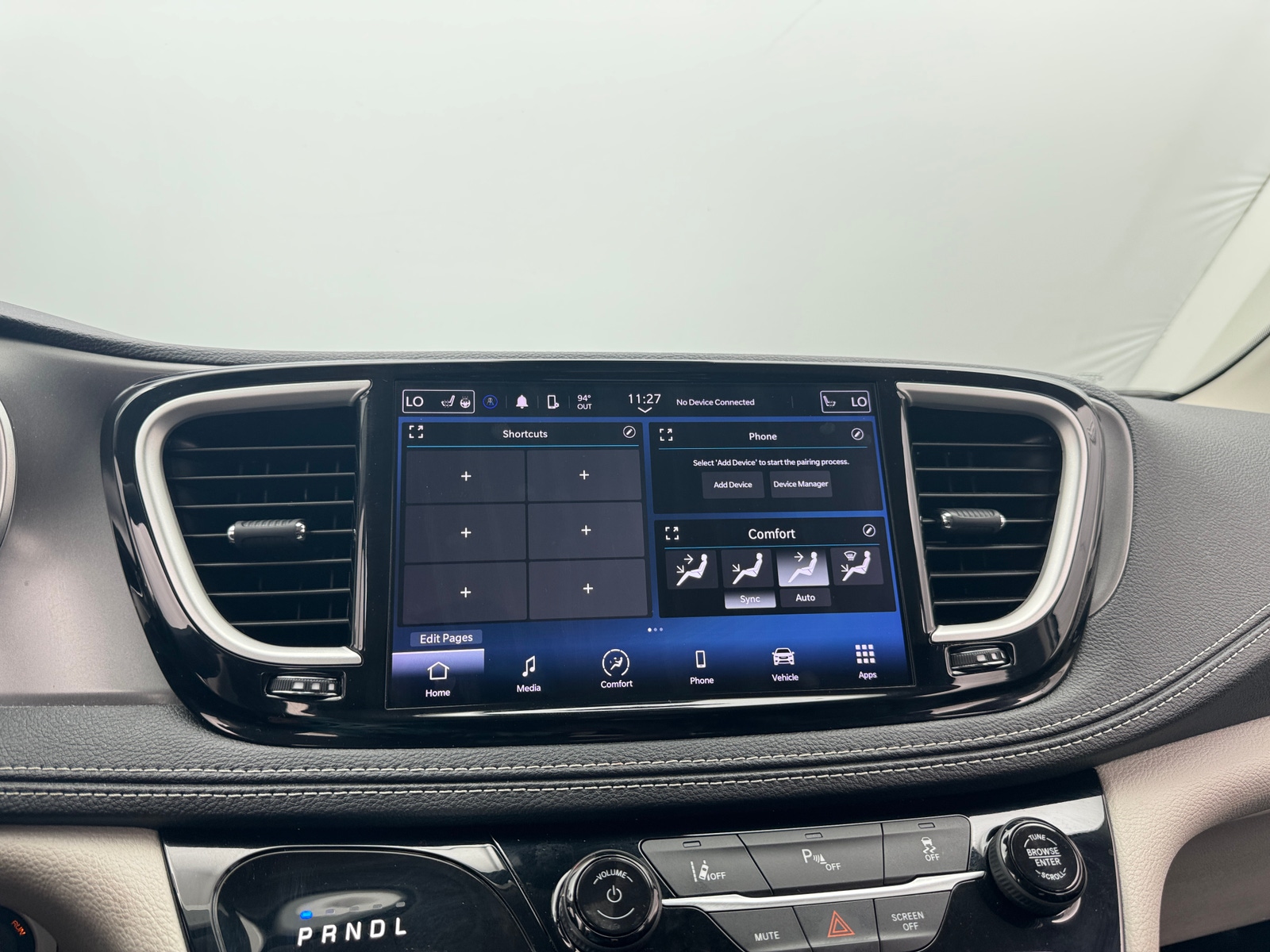 Thumbnail: 2023 Chrysler Pacifica - 3