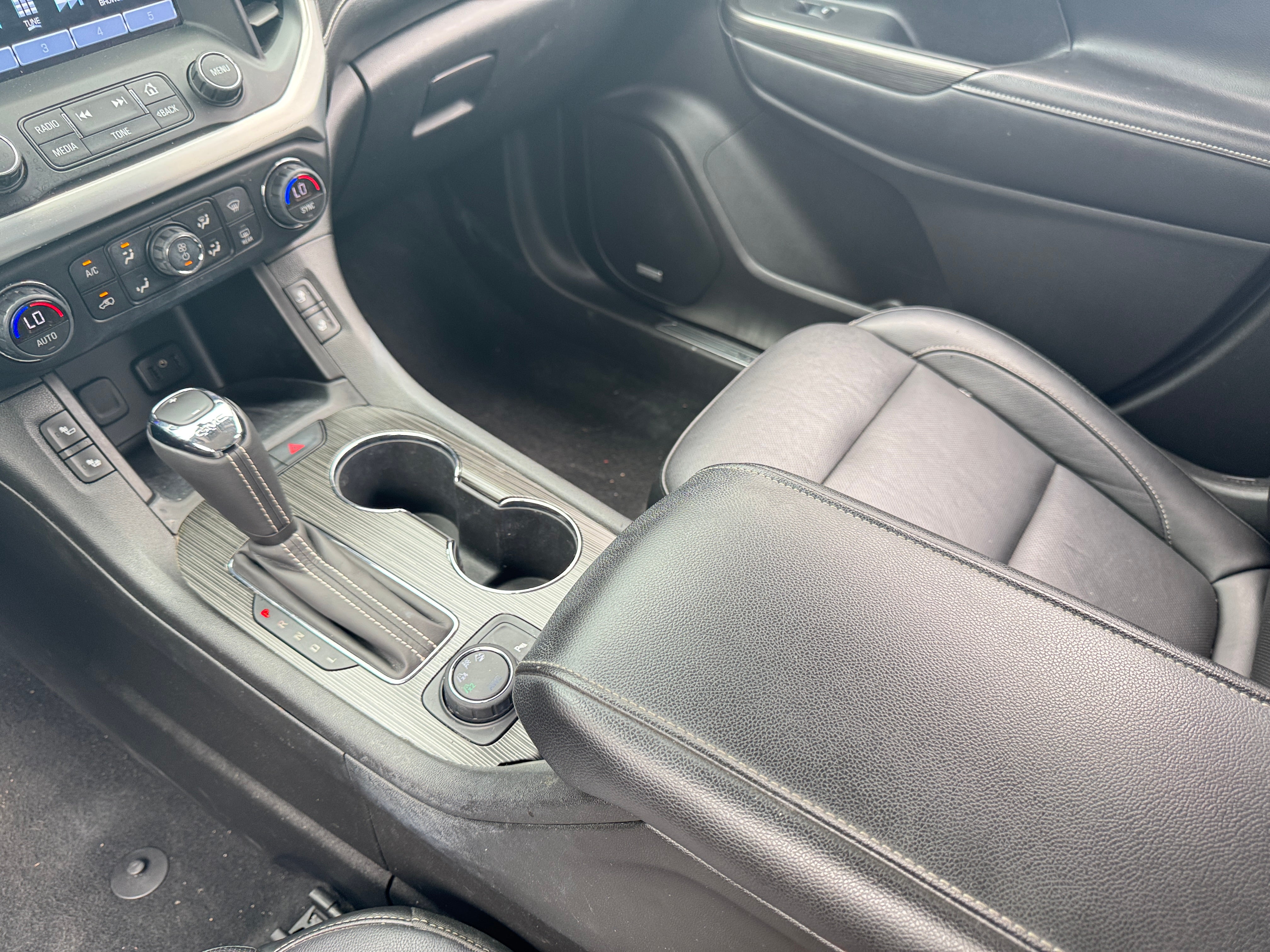 2019 GMC Acadia SLT-1 - Photo 8