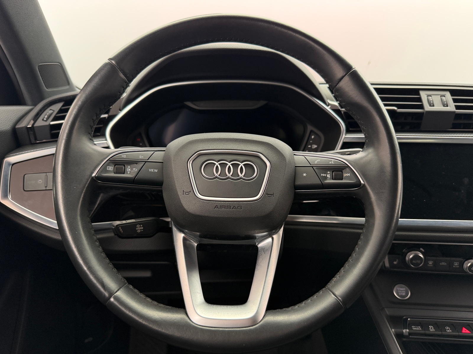 Thumbnail: 2020 Audi Q3 - 4