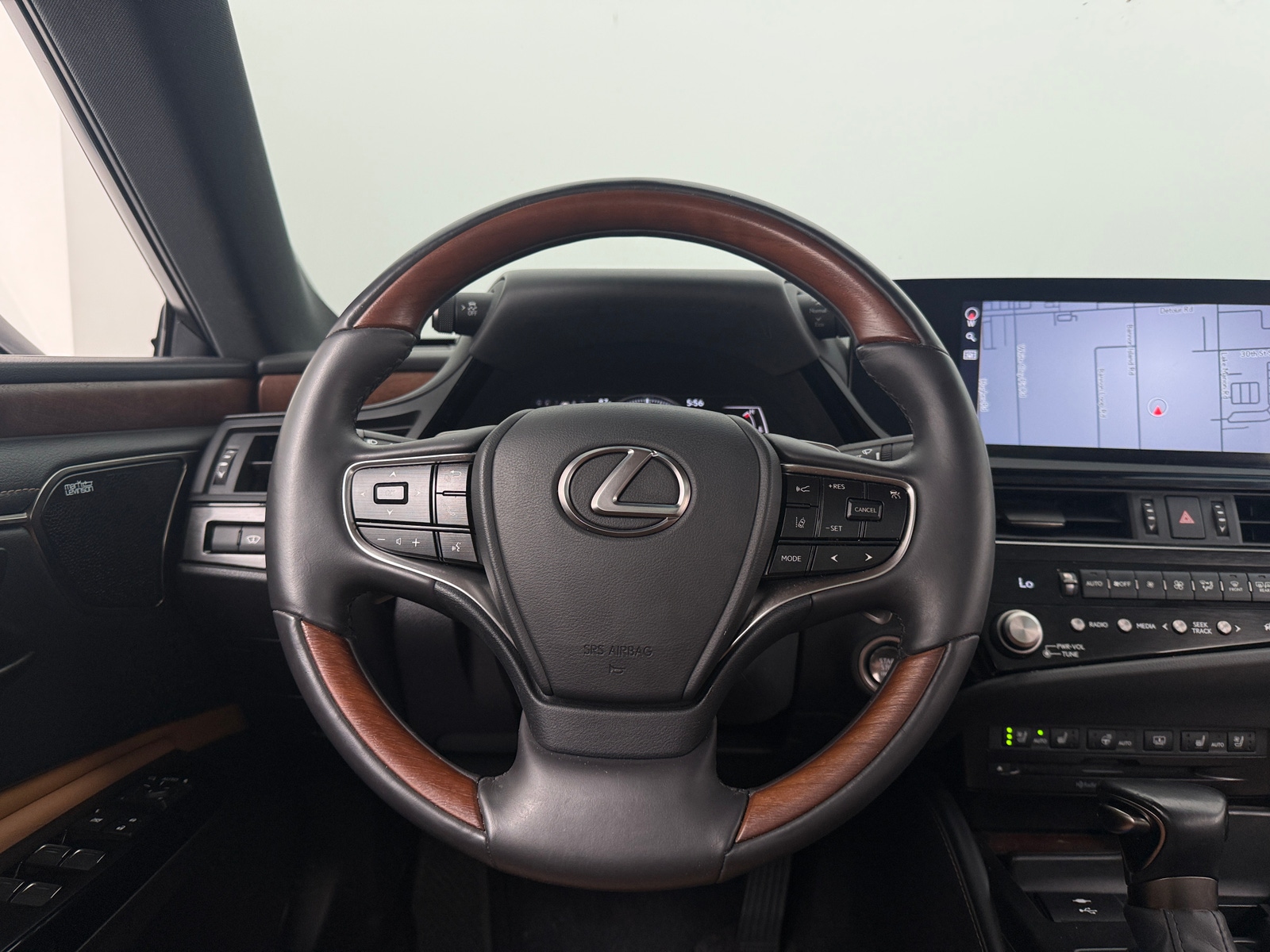 Thumbnail: 2022 Lexus ES - 4
