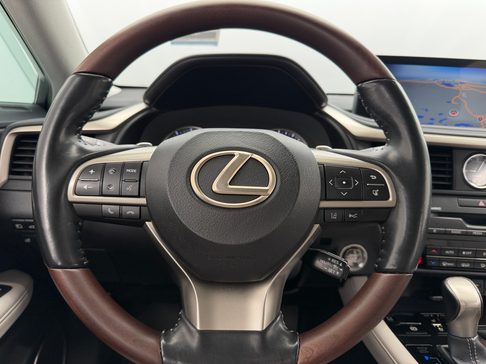 Thumbnail: 2020 Lexus RX - 4