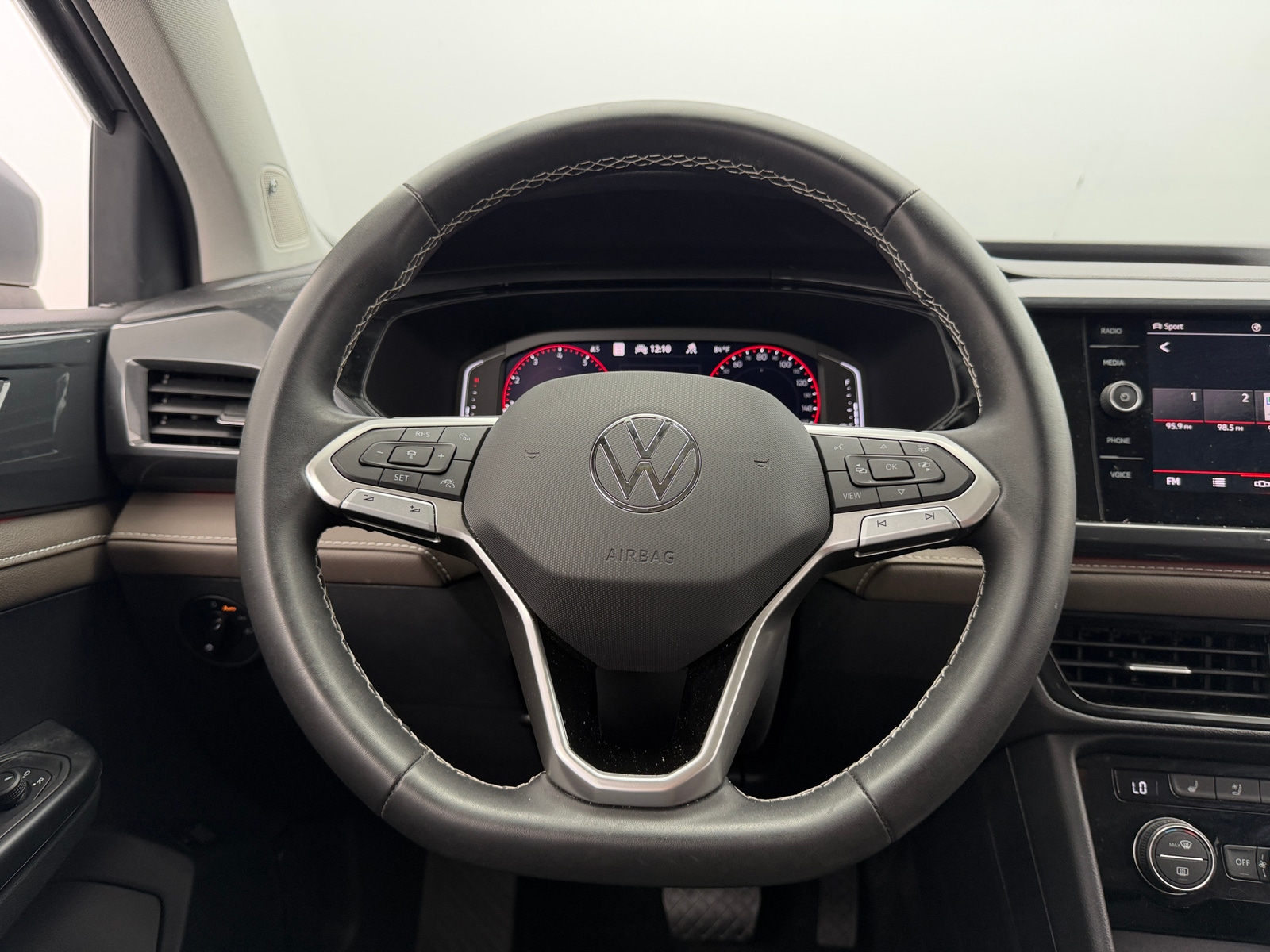 Thumbnail: 2023 Volkswagen Taos - 4
