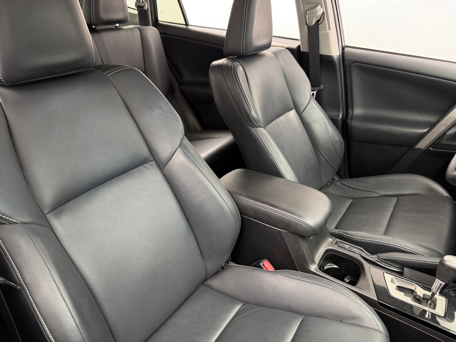 Thumbnail: 2016 Toyota RAV4 - 2