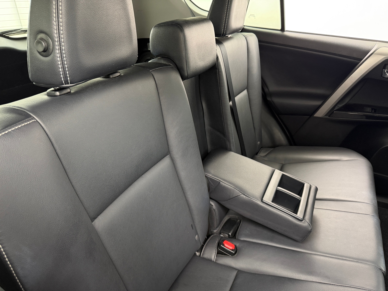 Thumbnail: 2016 Toyota RAV4 - 6
