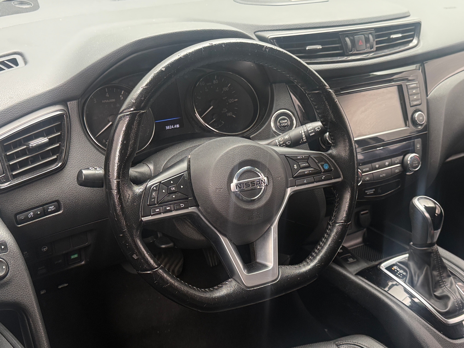 Thumbnail: 2022 Nissan Rogue Sport - 4