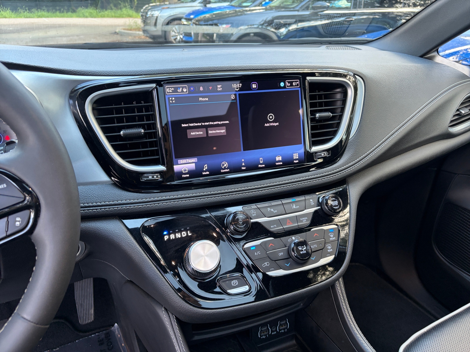 Thumbnail: 2025 Chrysler Pacifica - 4